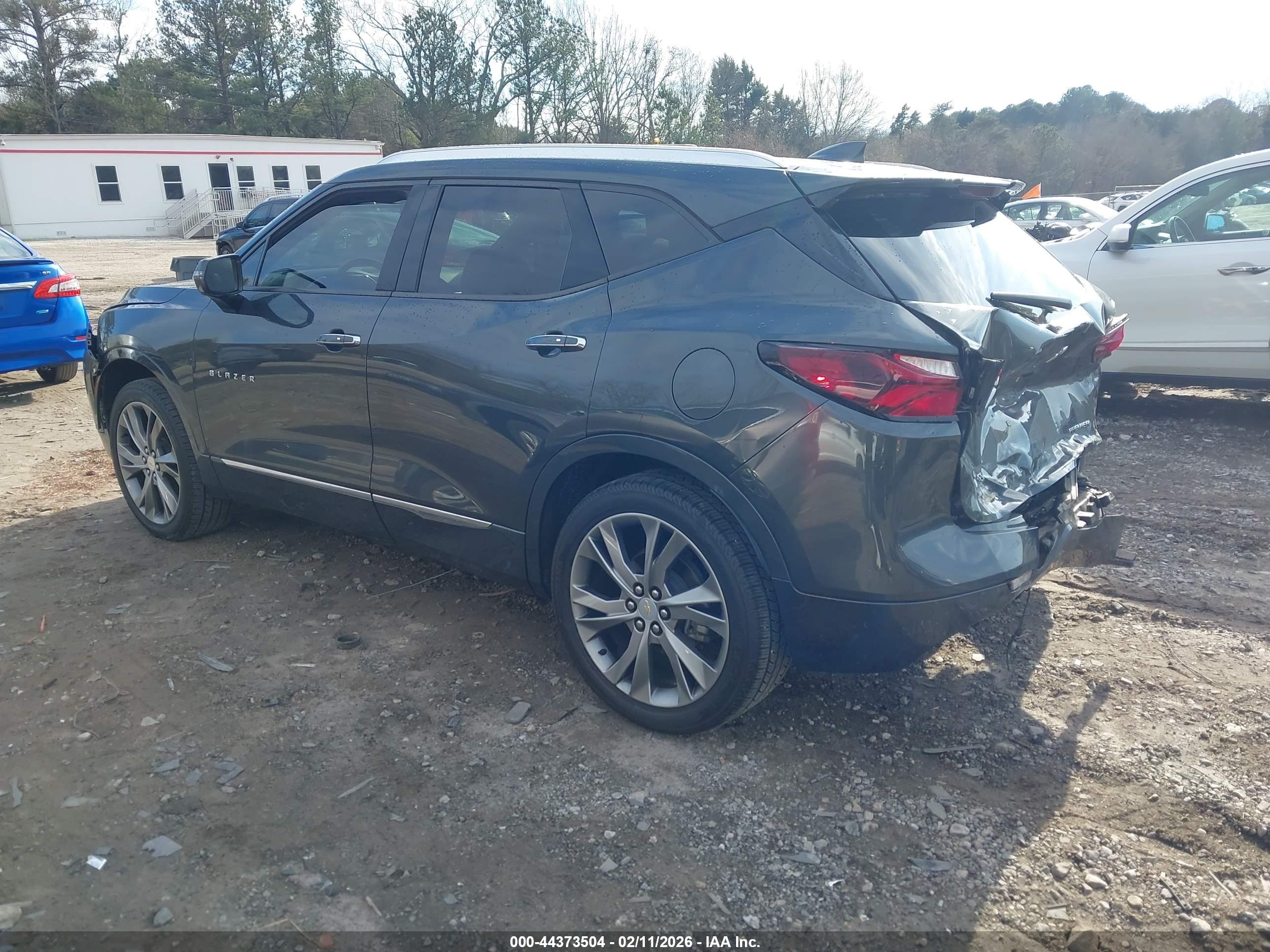 CHEVROLET BLAZER image 3