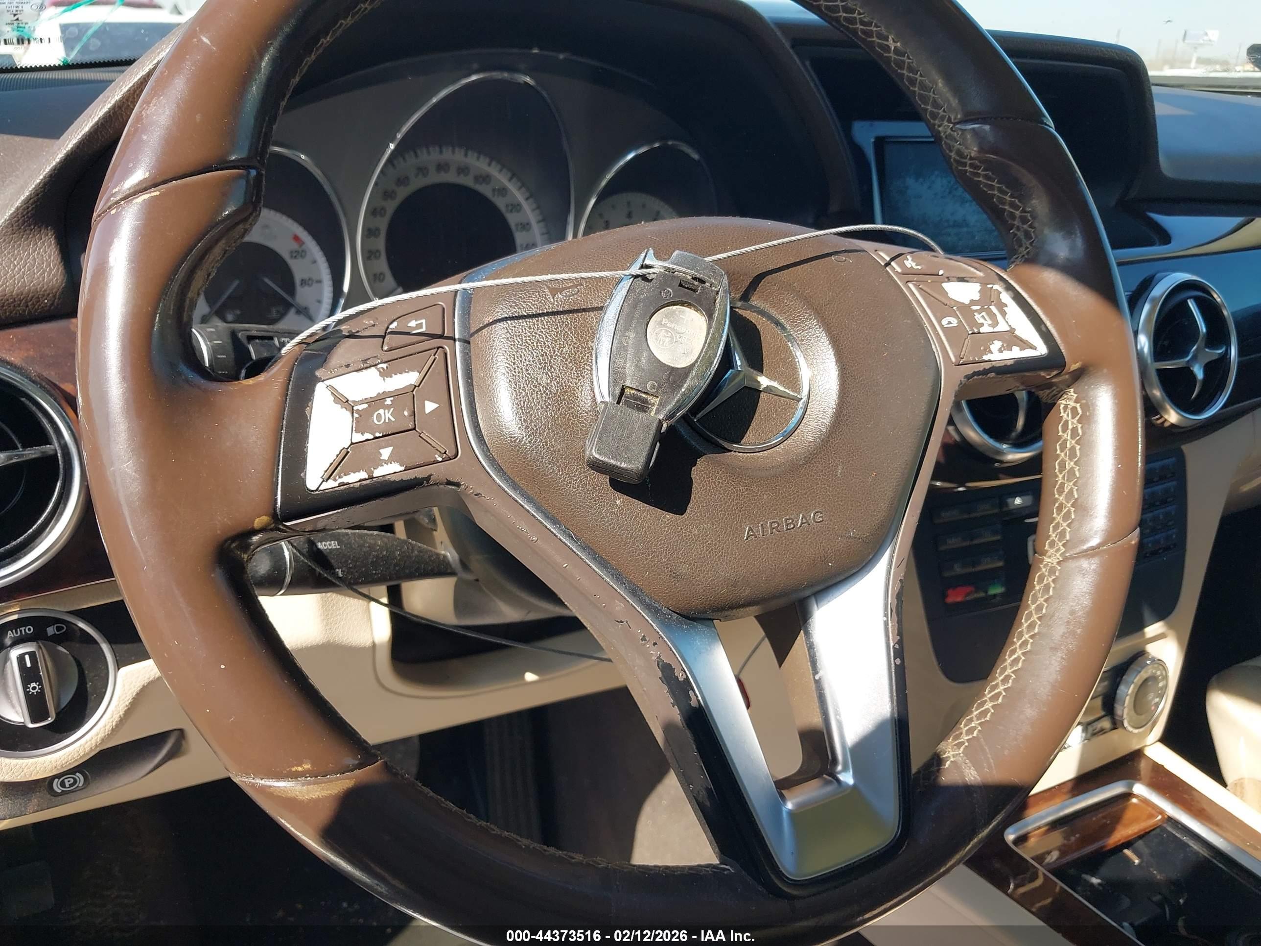 MERCEDES-BENZ GLK image 11