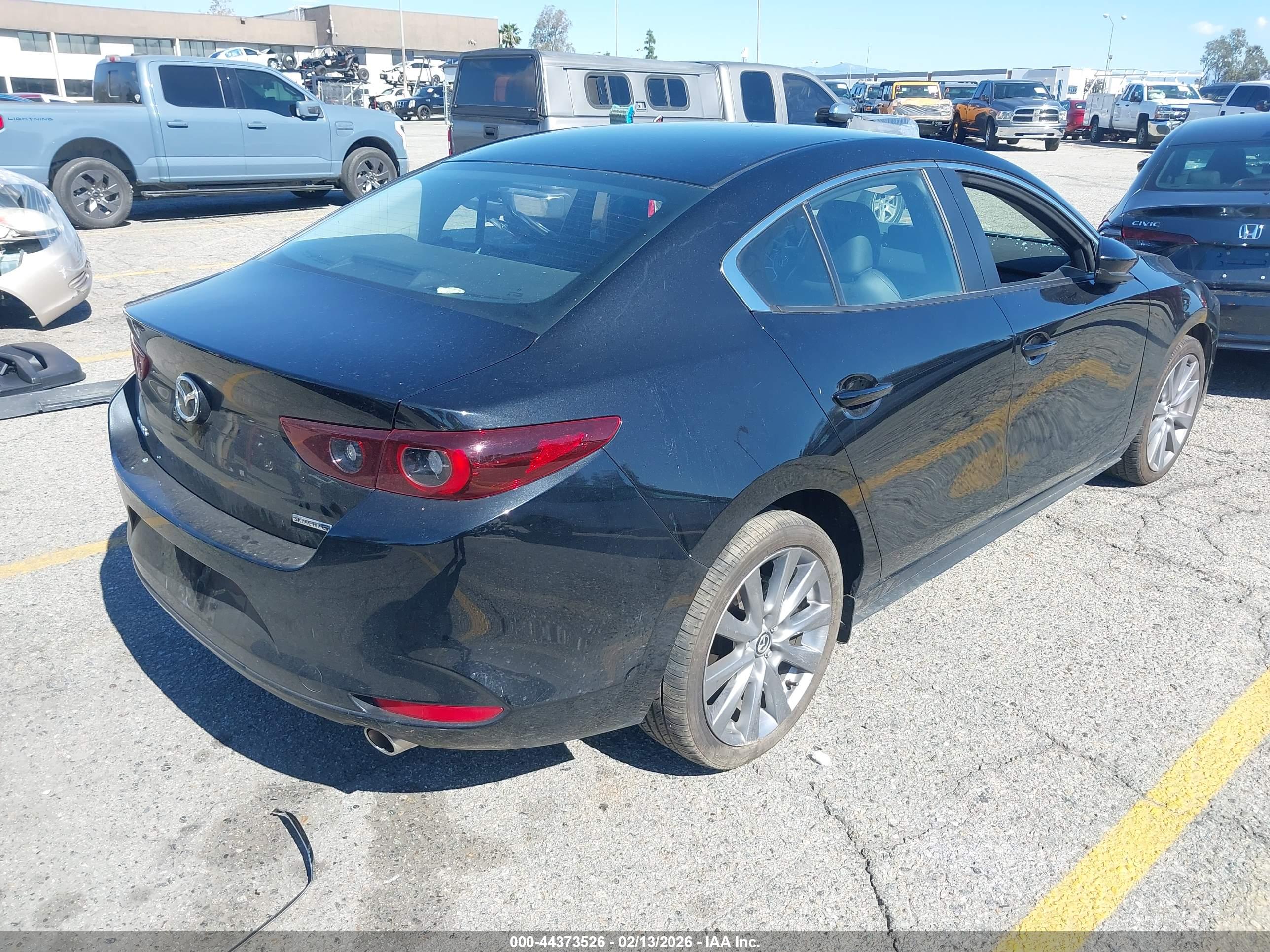 MAZDA MAZDA3 image 4