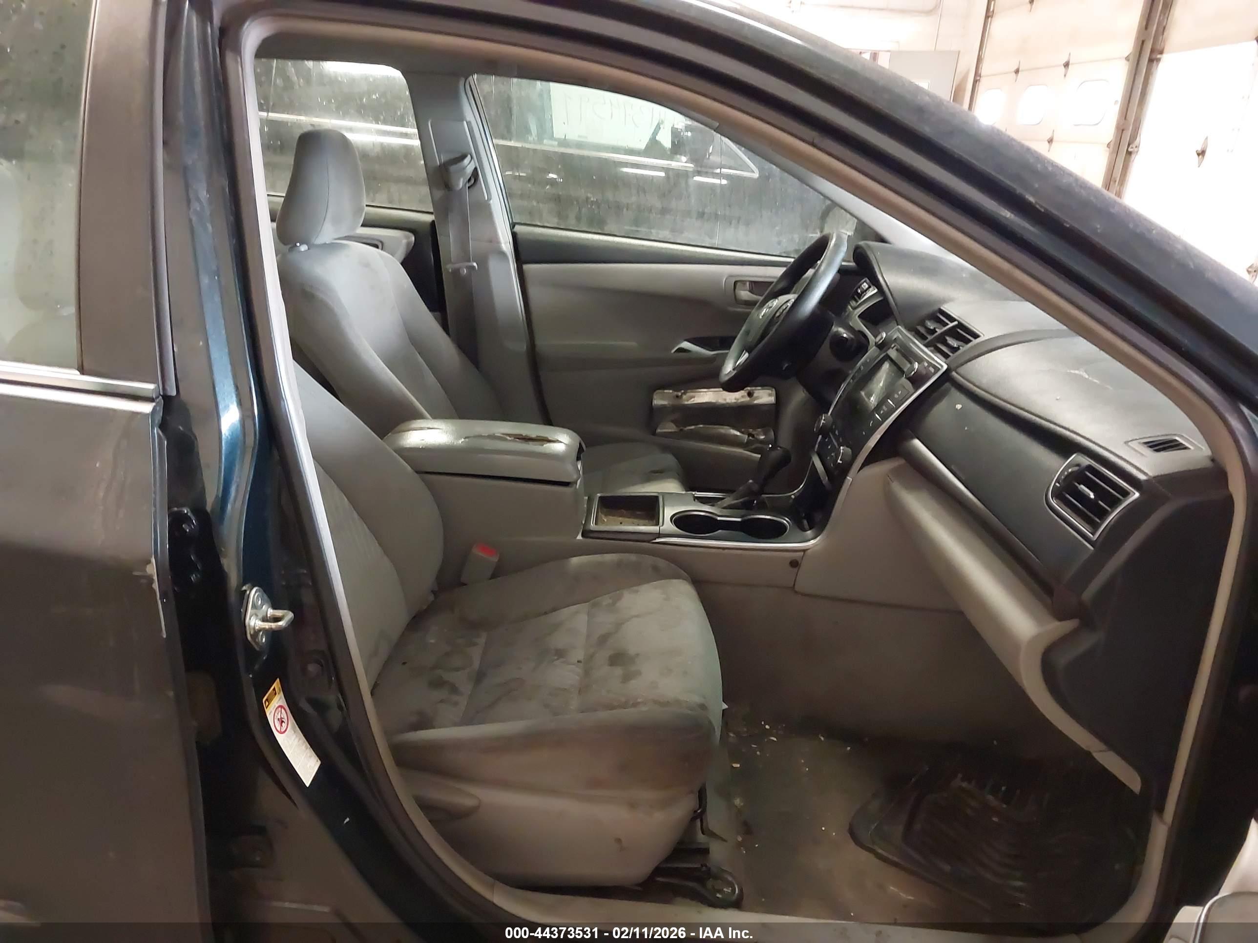 TOYOTA CAMRY image 5