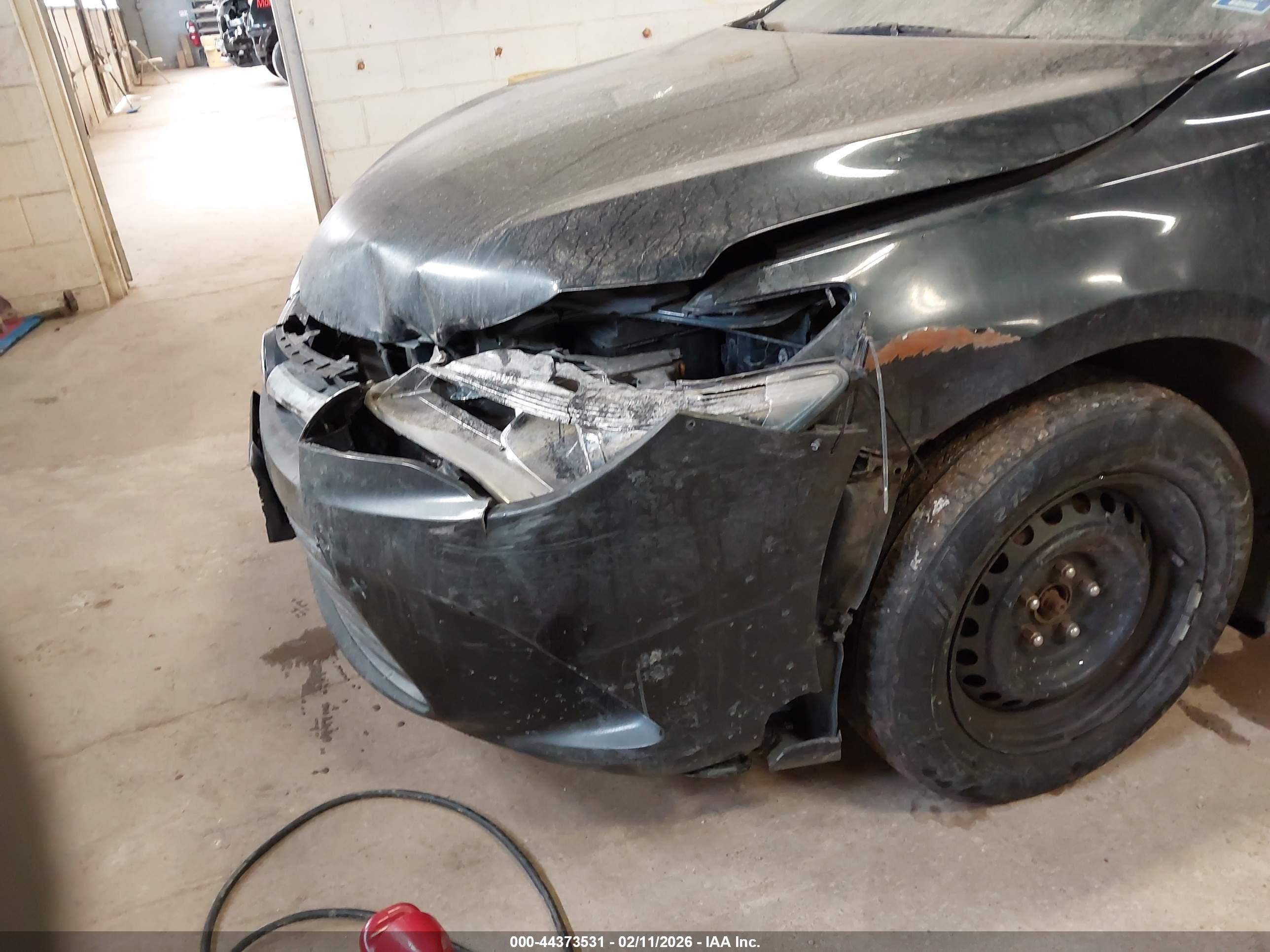 TOYOTA CAMRY image 6