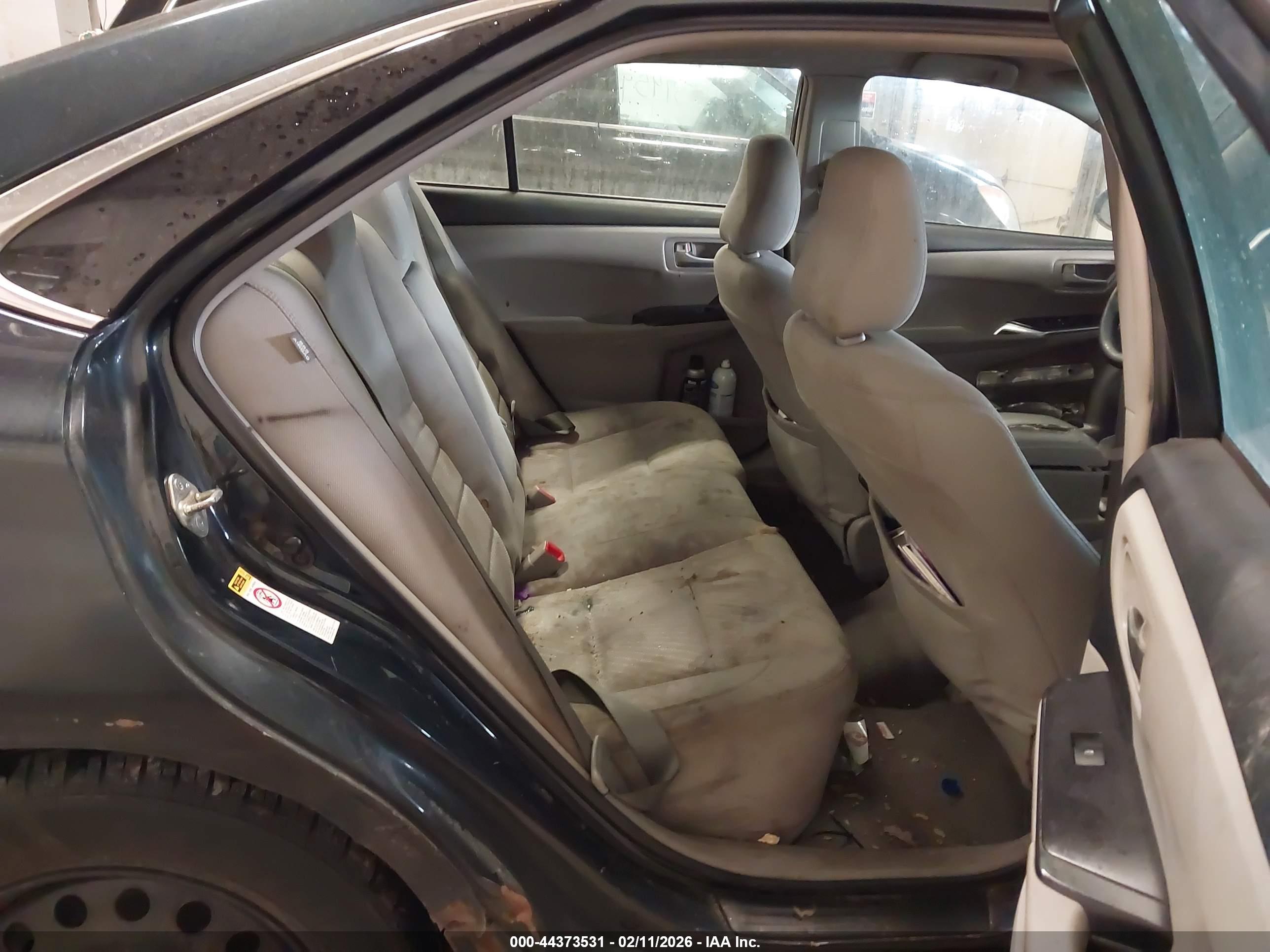 TOYOTA CAMRY image 8
