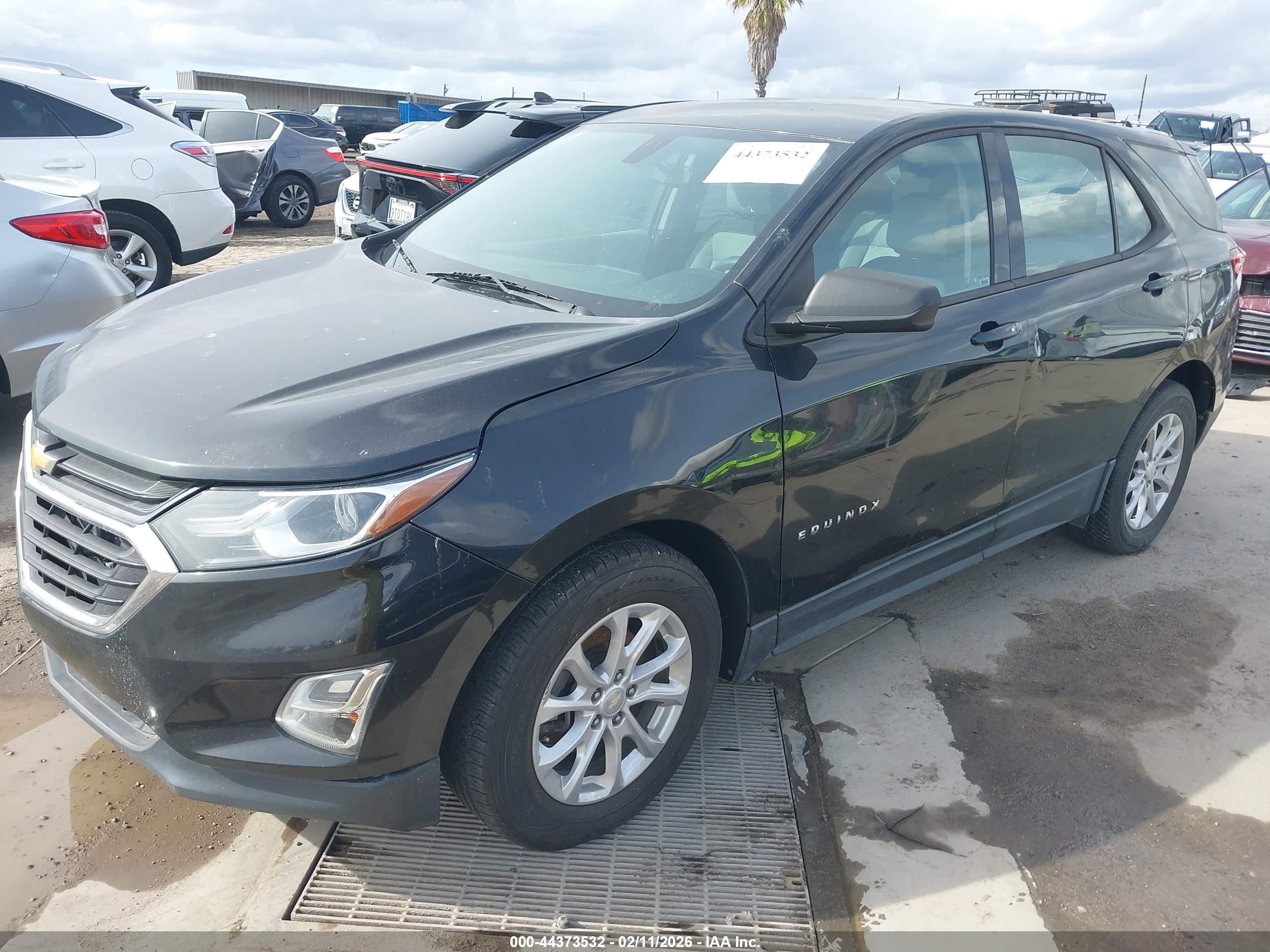 CHEVROLET EQUINOX image 2