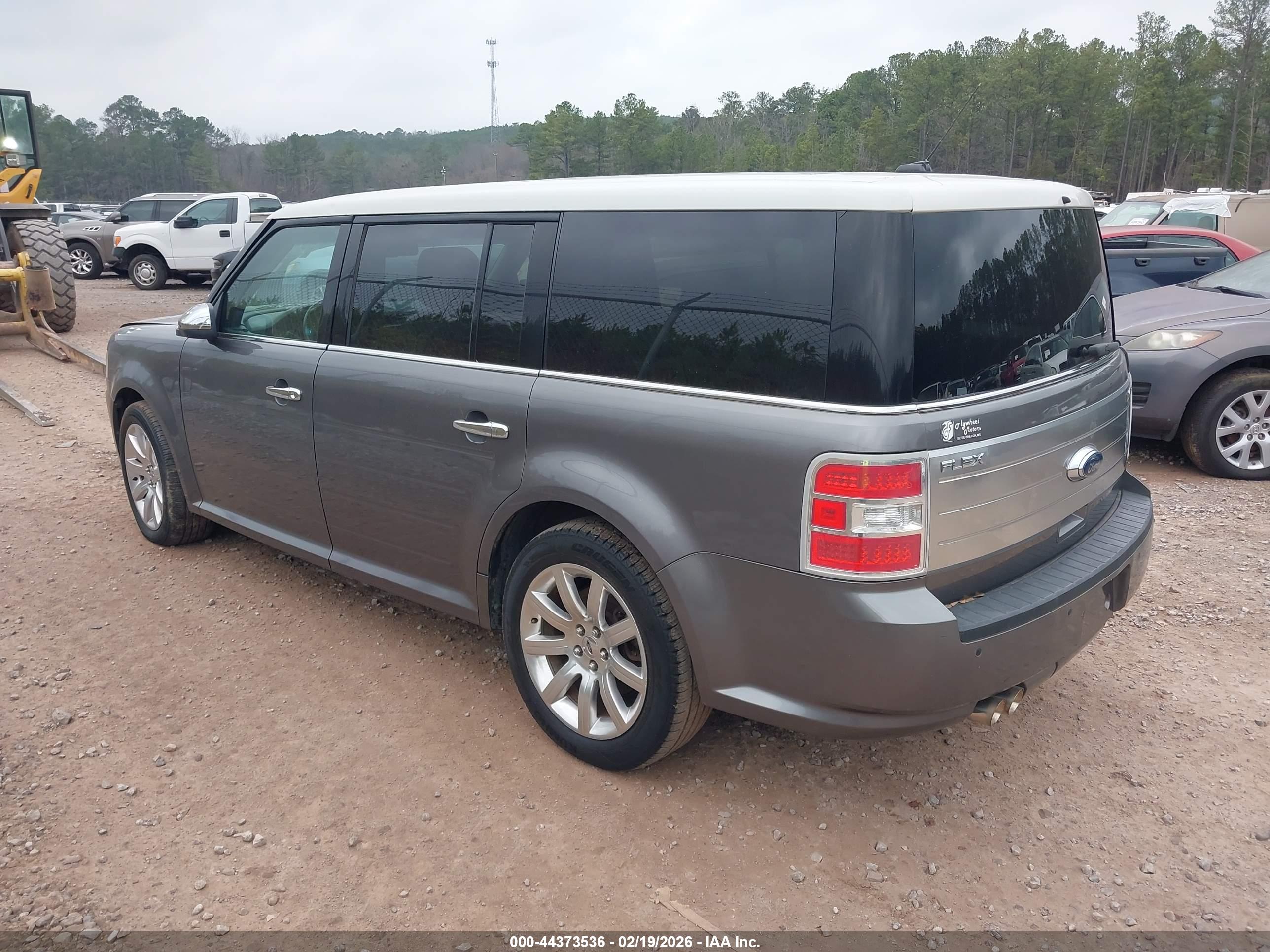 FORD FLEX image 3