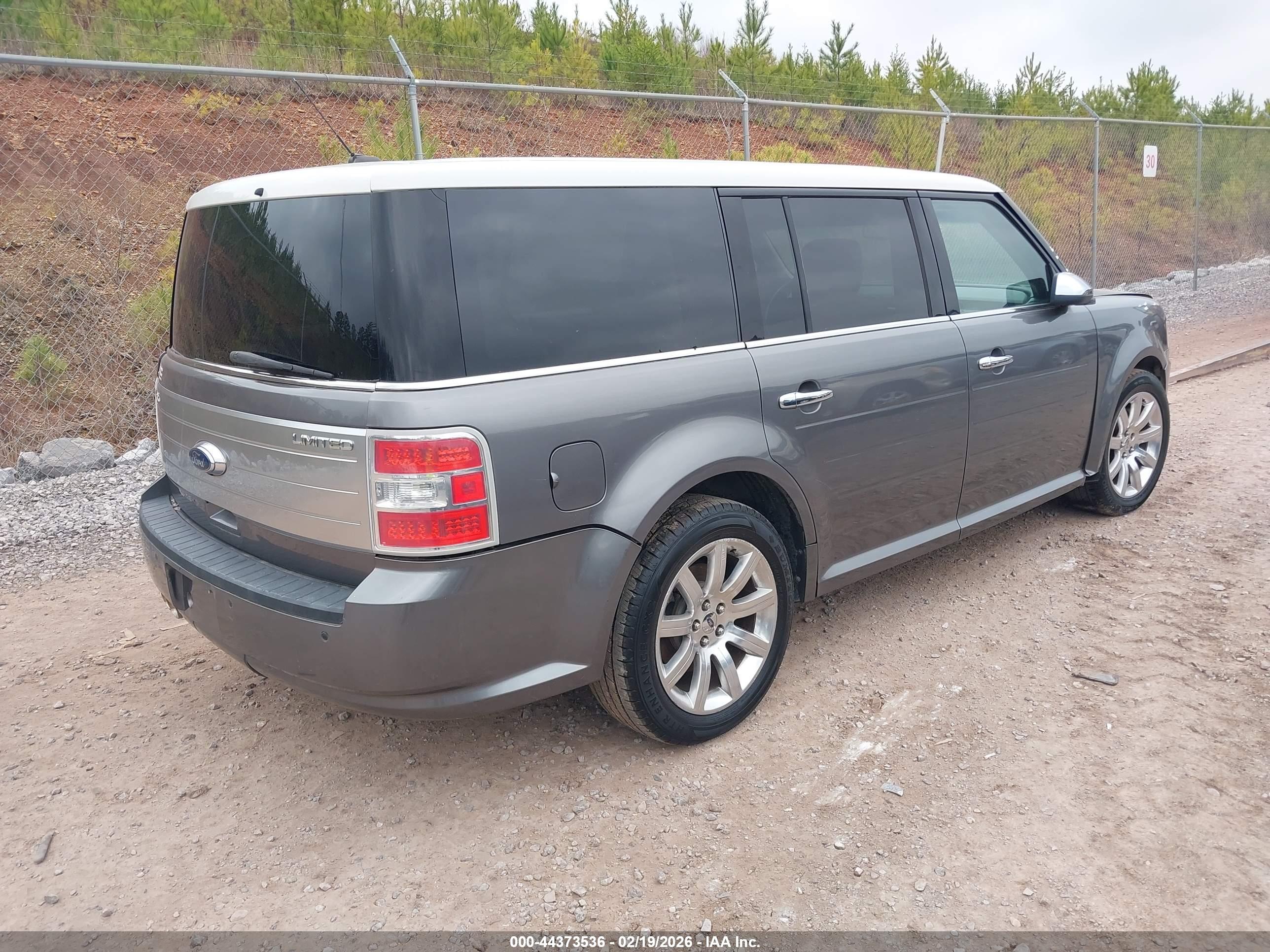 FORD FLEX image 4