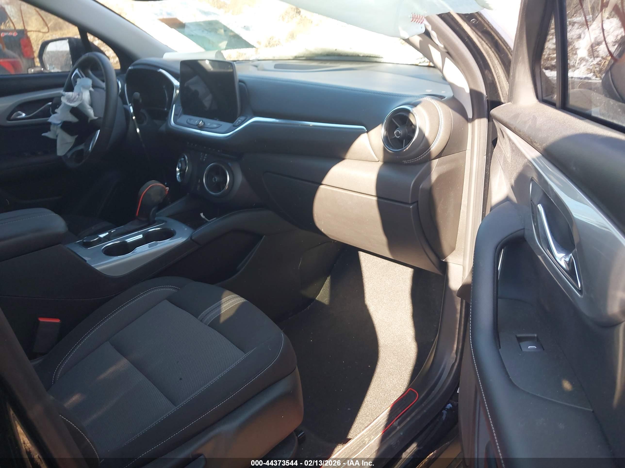 CHEVROLET BLAZER image 5