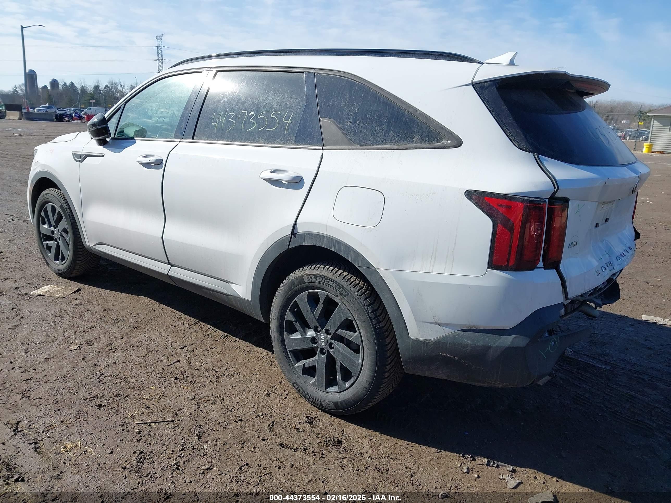 KIA SORENTO image 3