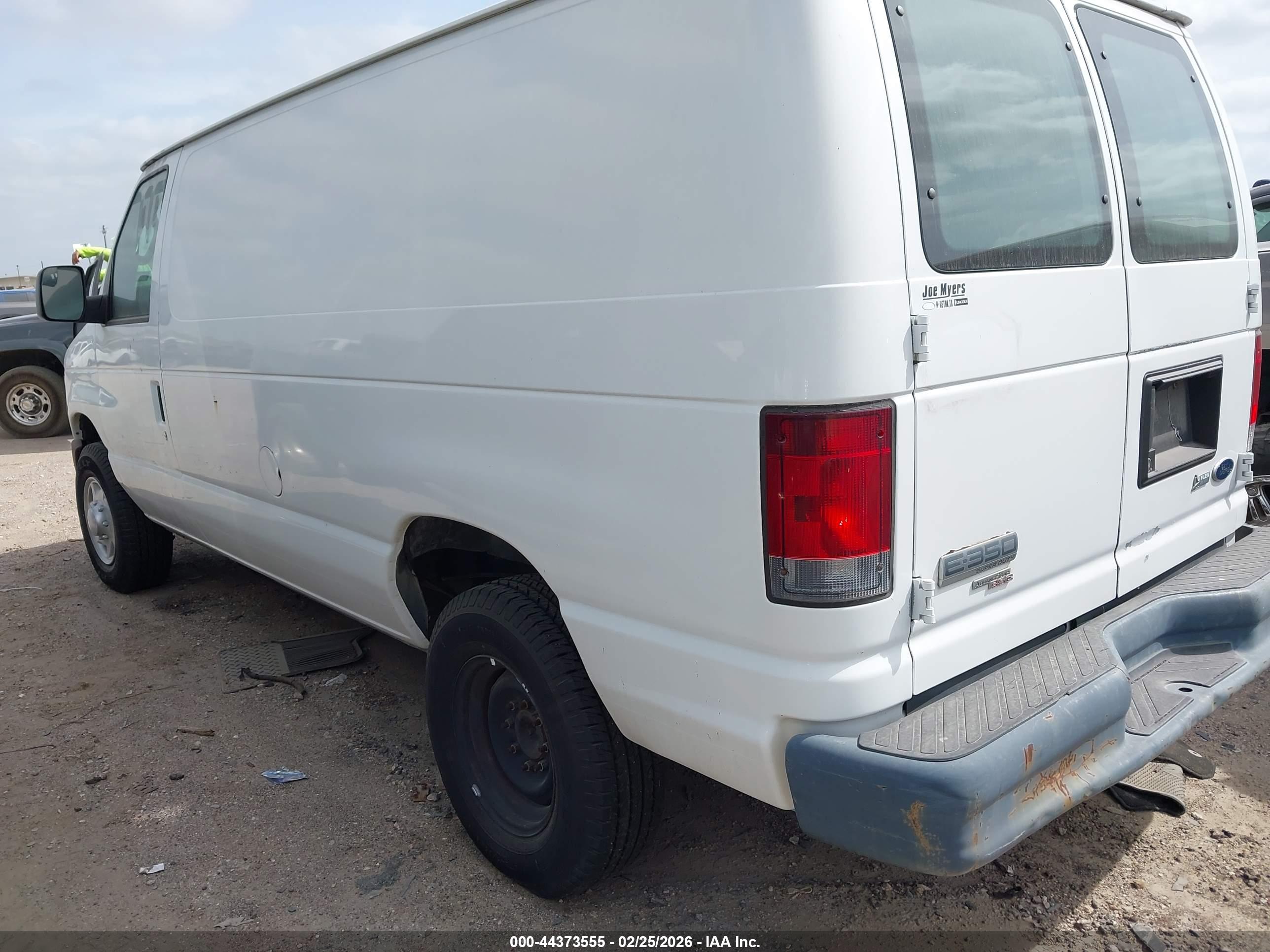 FORD ECONOLINE image 3