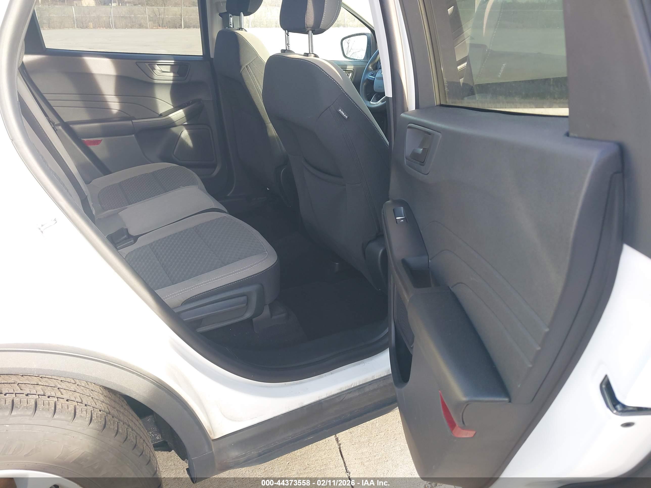 FORD ESCAPE image 8
