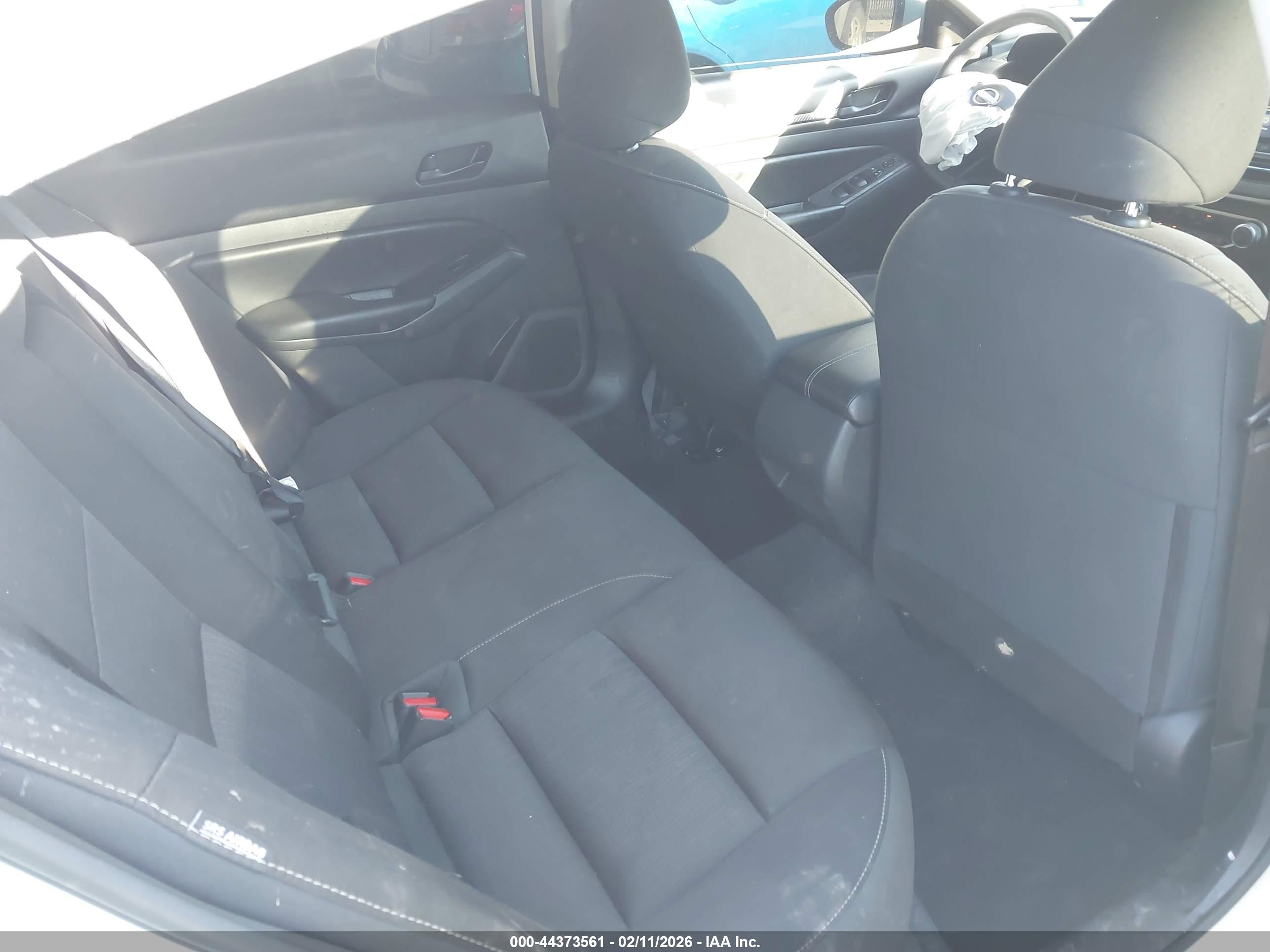 NISSAN ALTIMA image 8