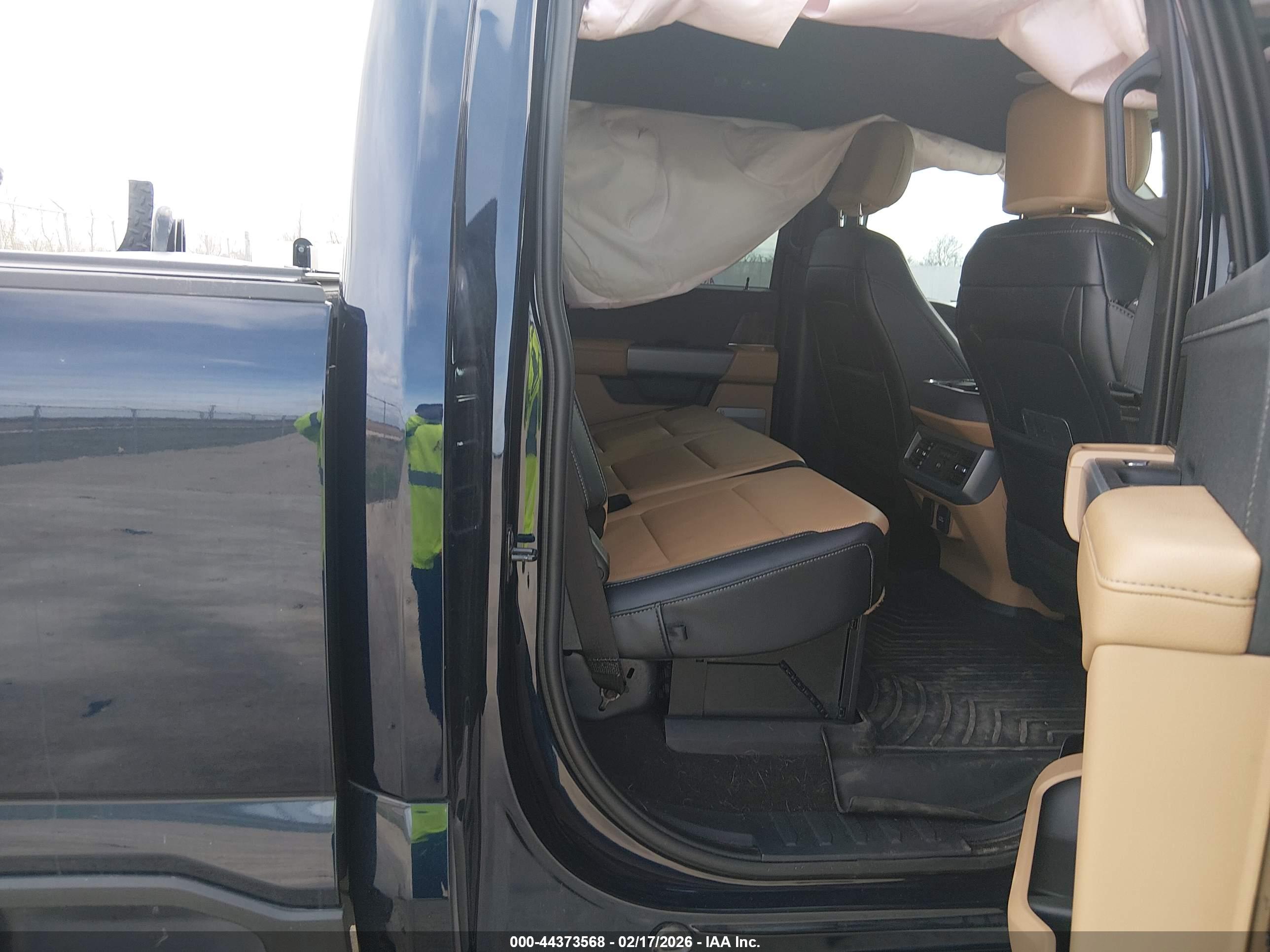 FORD F-350 image 8