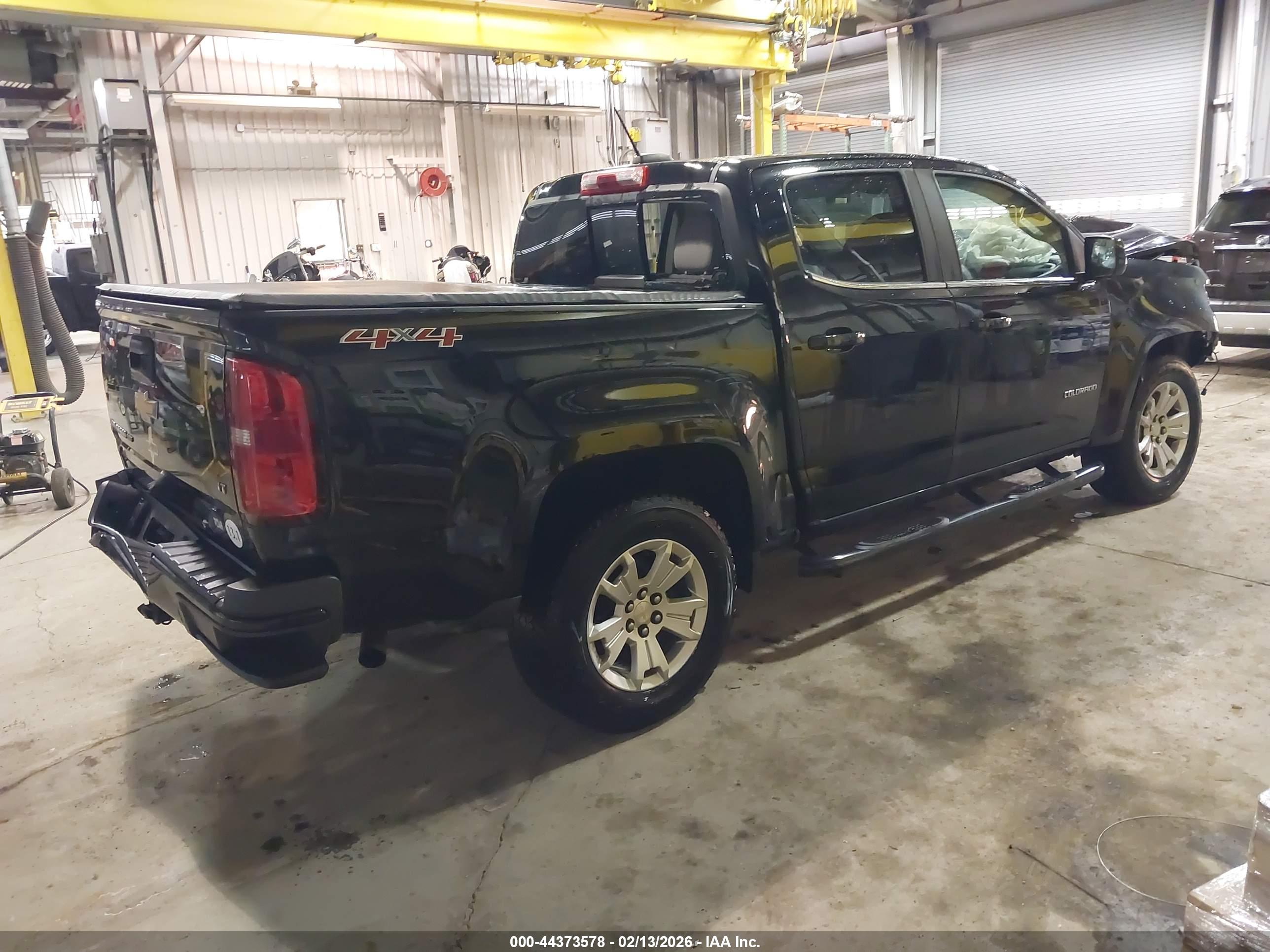 CHEVROLET COLORADO image 4