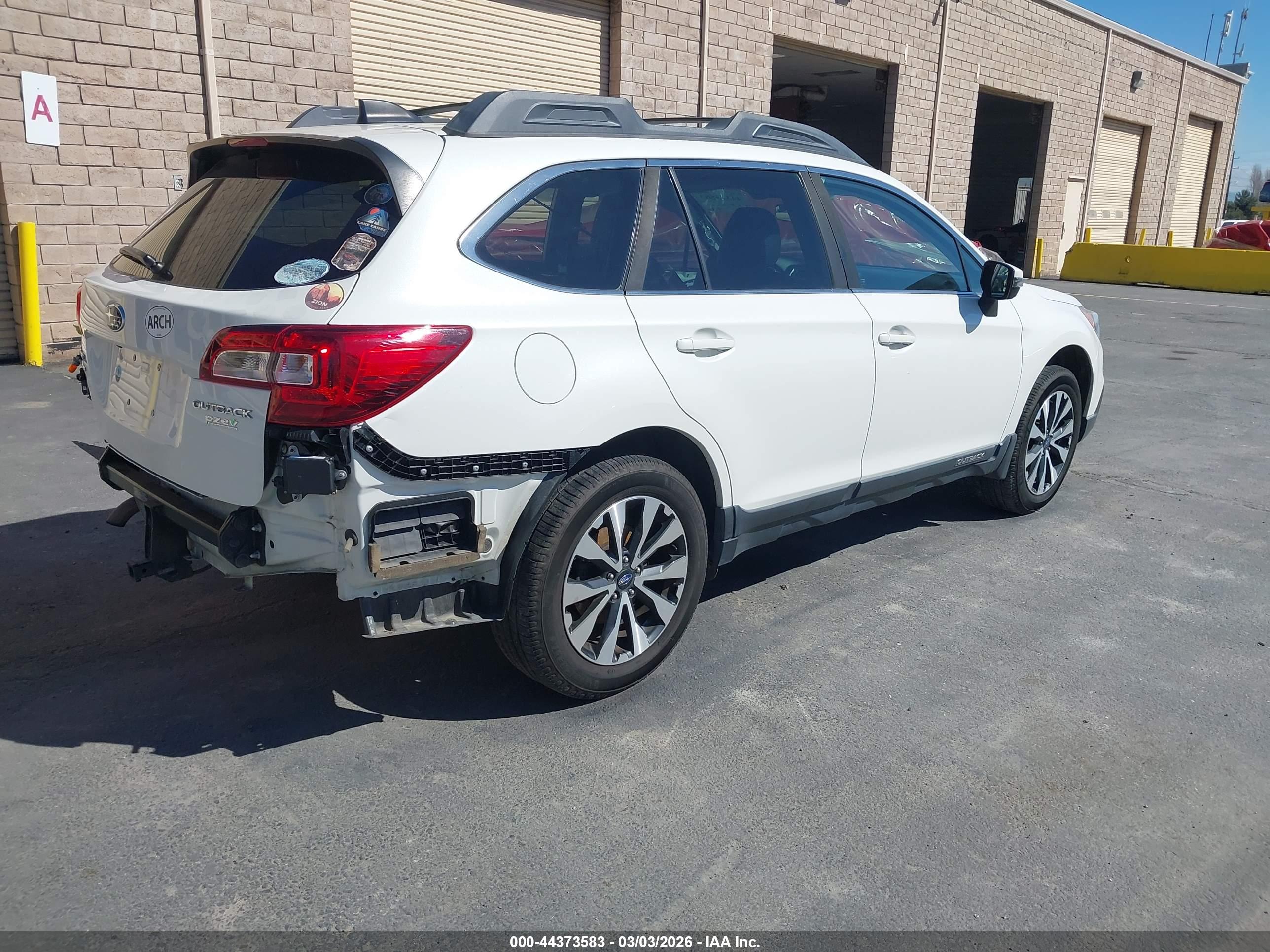 SUBARU OUTBACK image 4