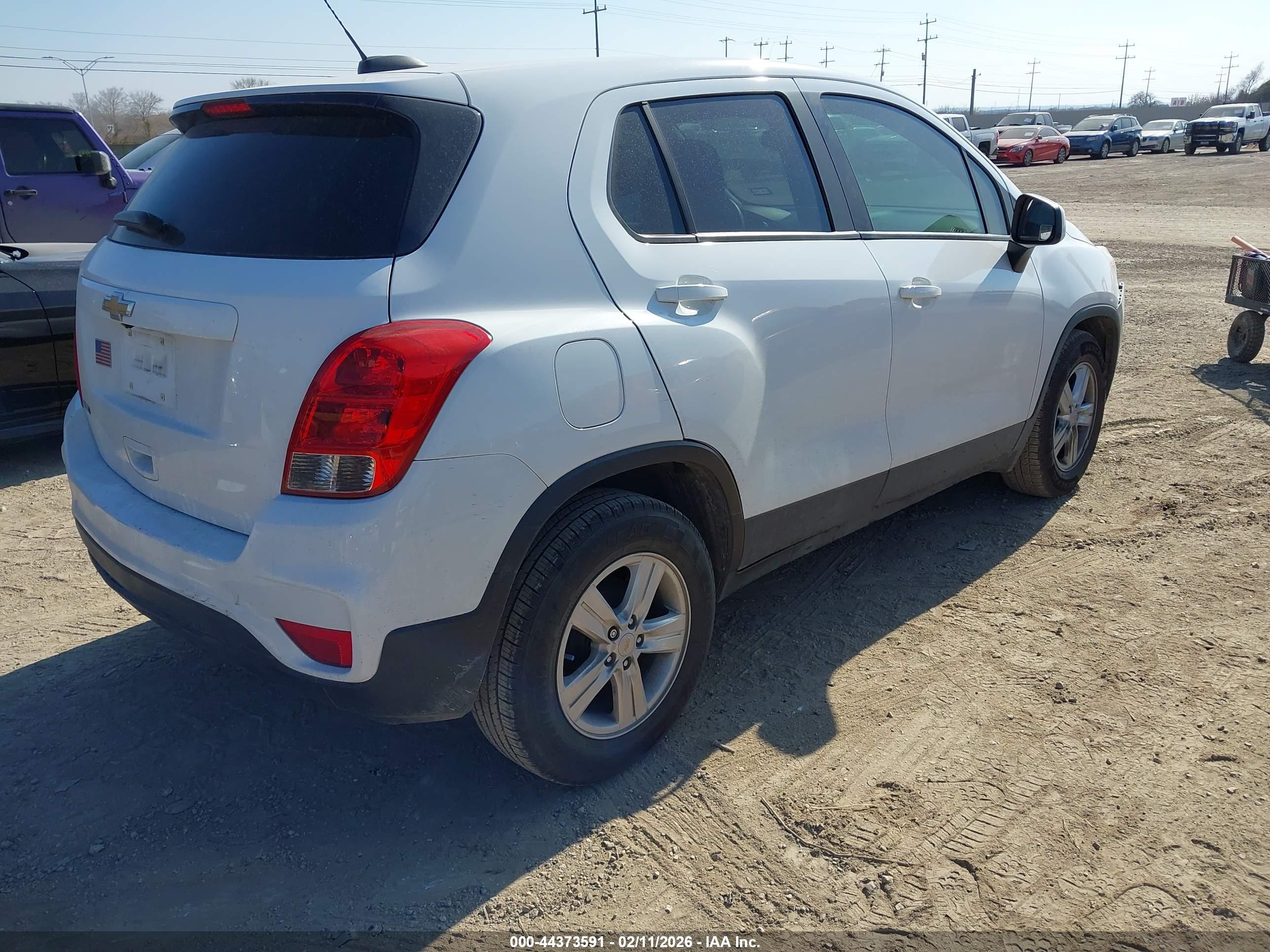 CHEVROLET TRAX image 4