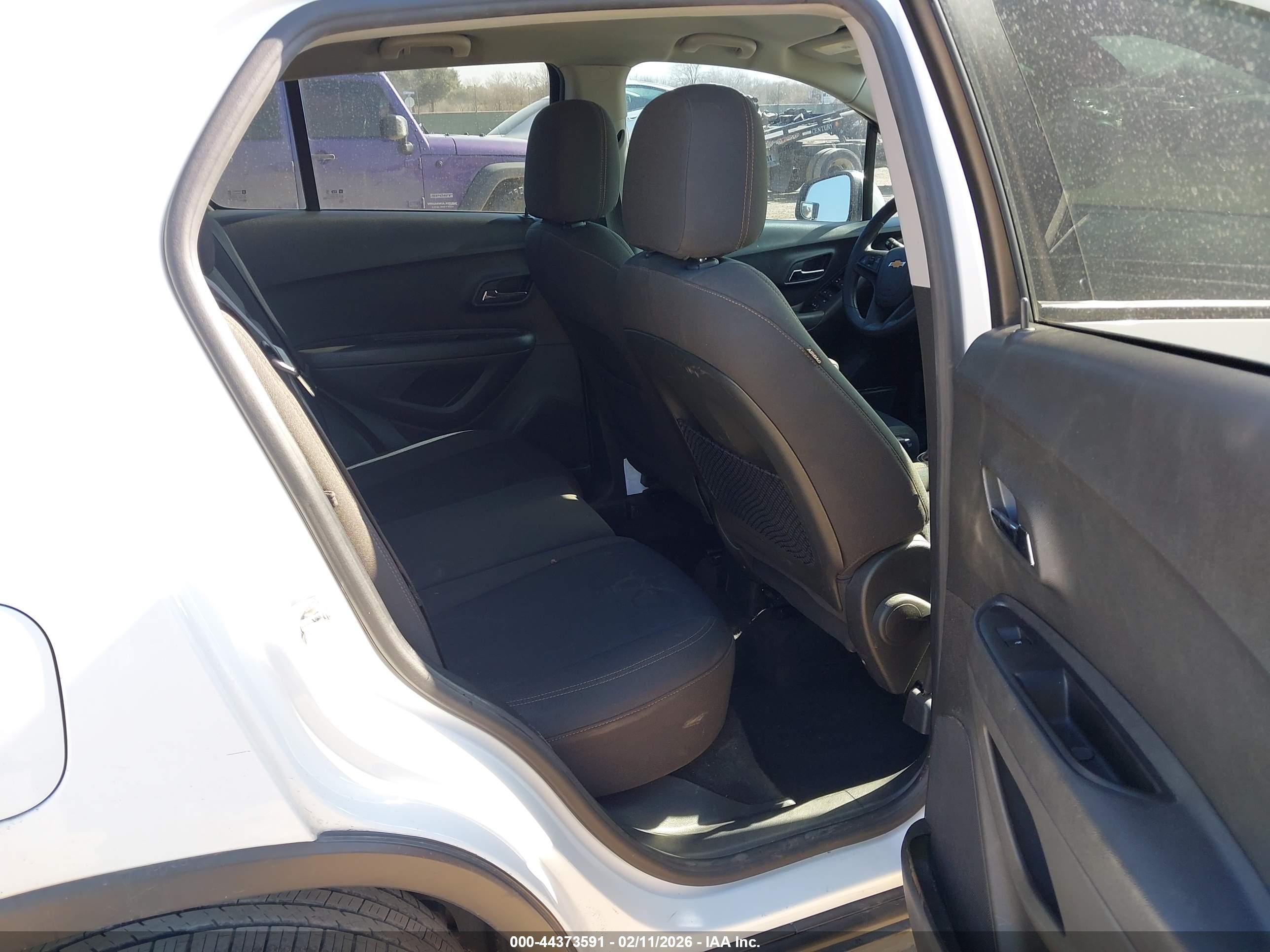 CHEVROLET TRAX image 8