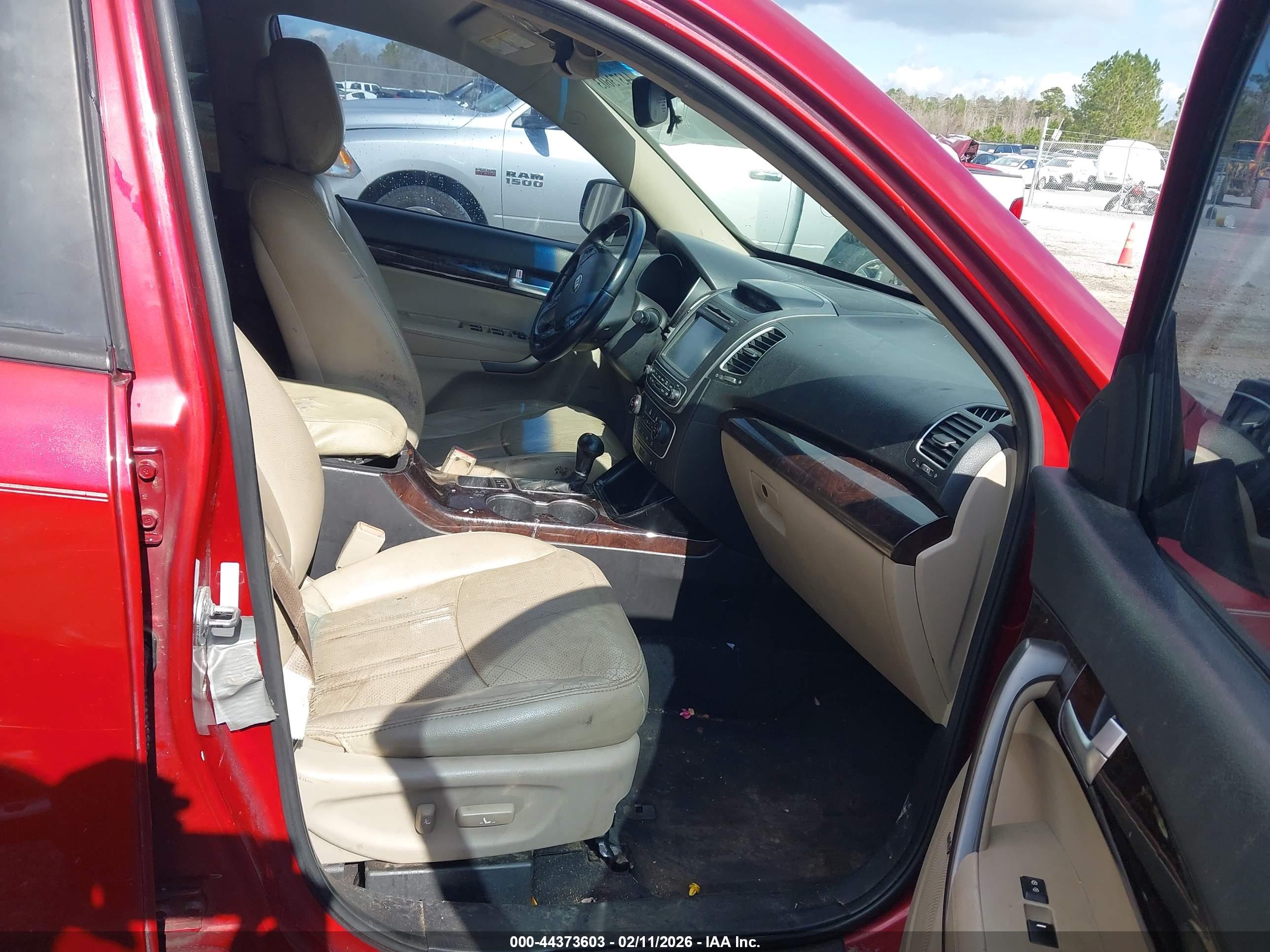 KIA SORENTO image 5