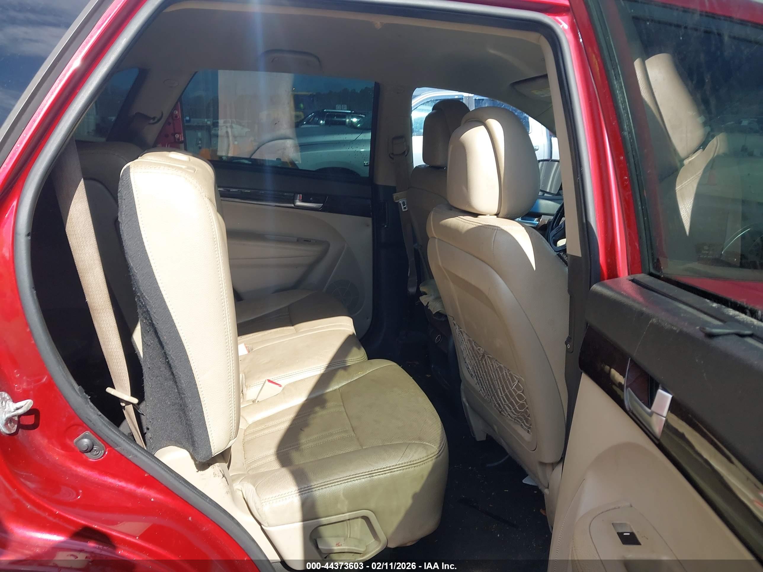 KIA SORENTO image 8
