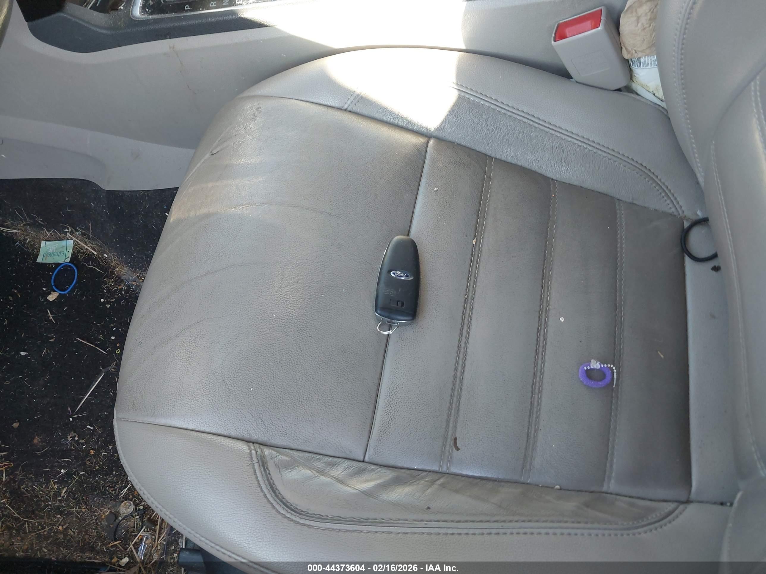 FORD ESCAPE image 11