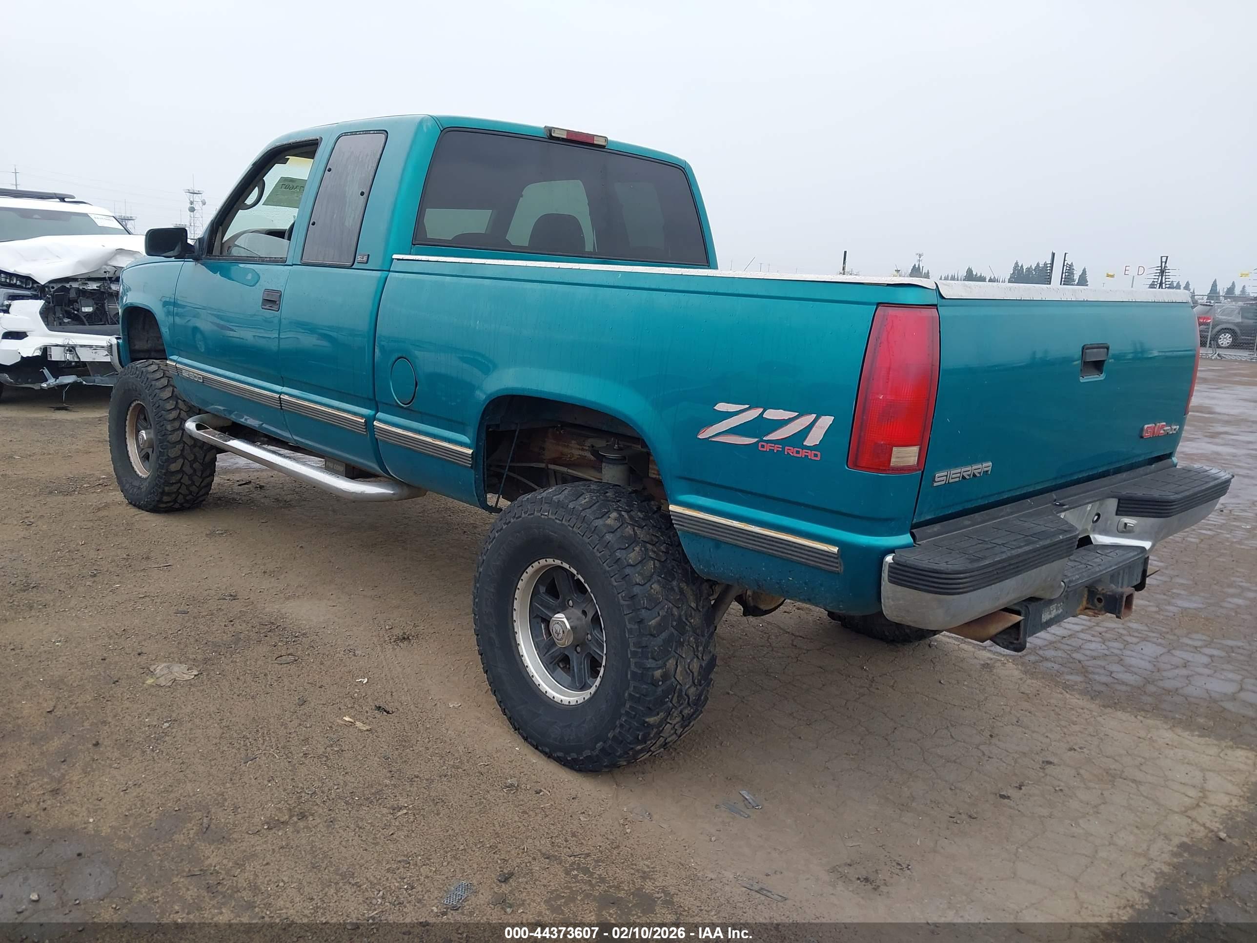 GMC SIERRA image 3