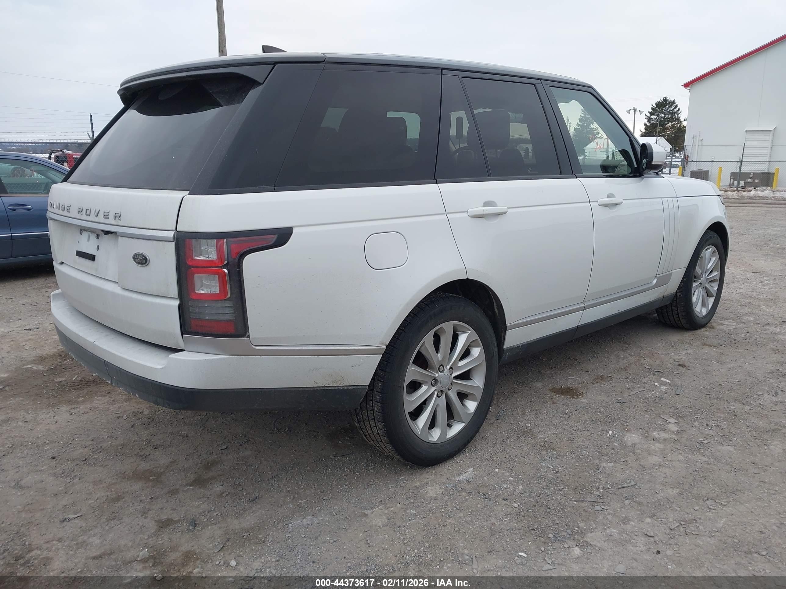 LAND ROVER image 4