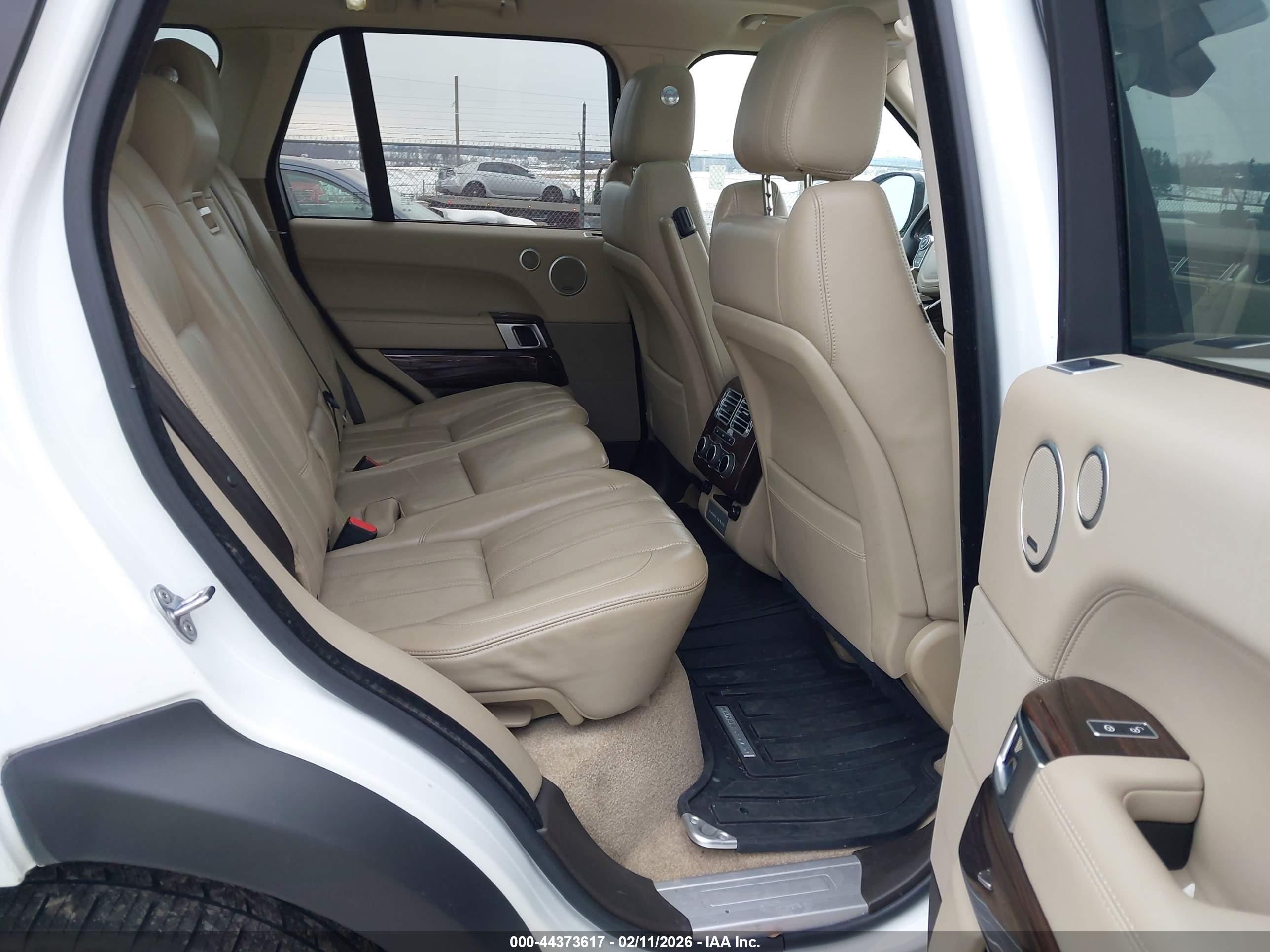 LAND ROVER image 8