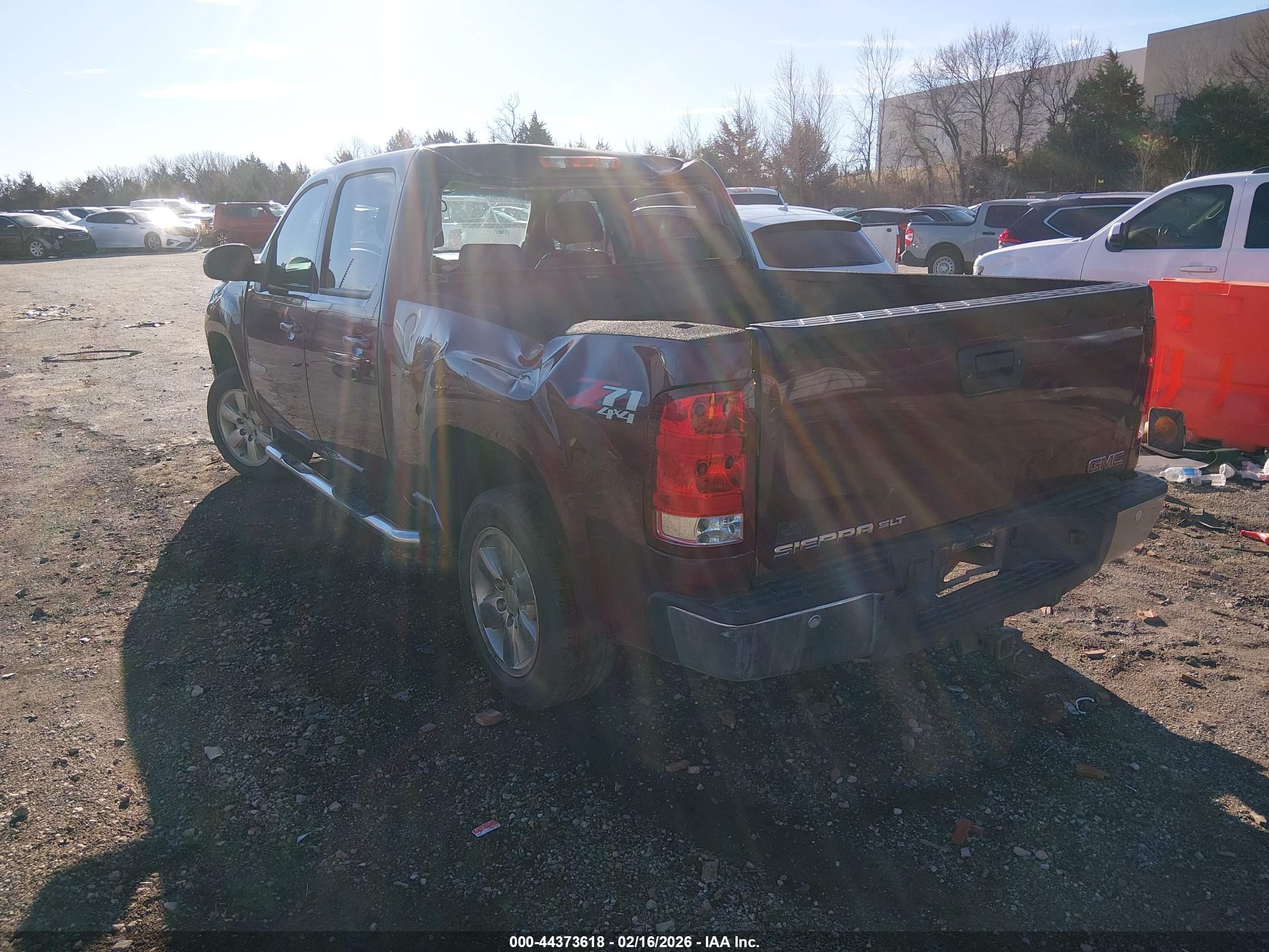 GMC SIERRA image 3