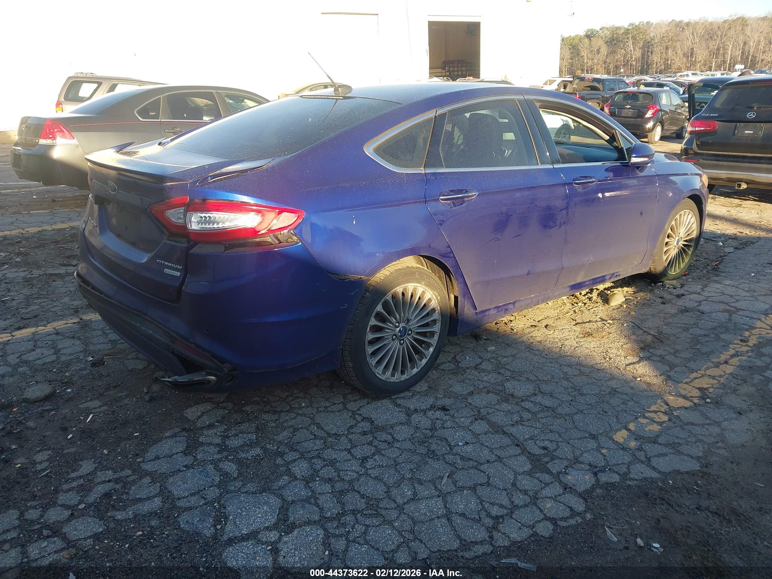 FORD FUSION image 4