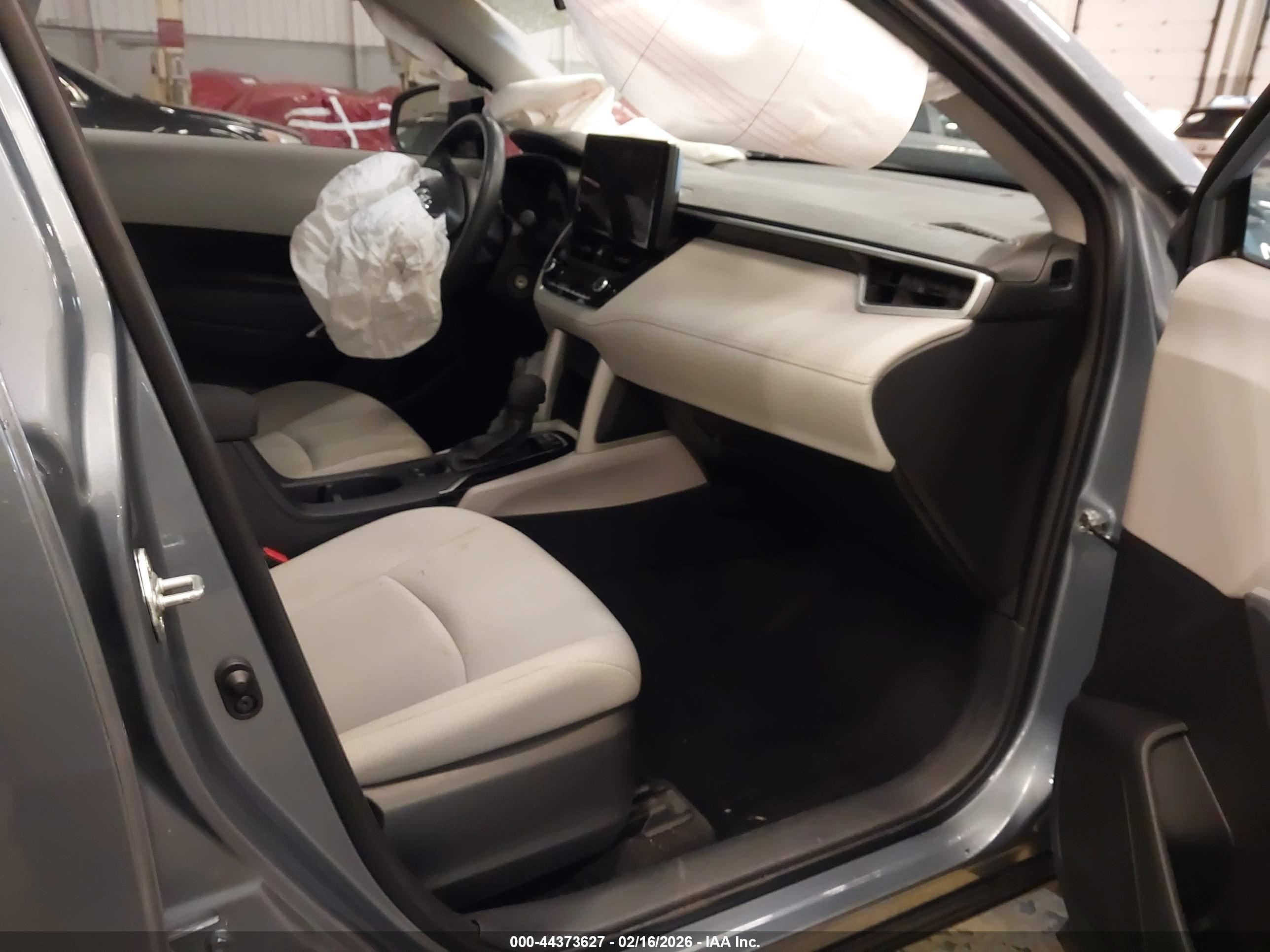 TOYOTA COROLLA image 5