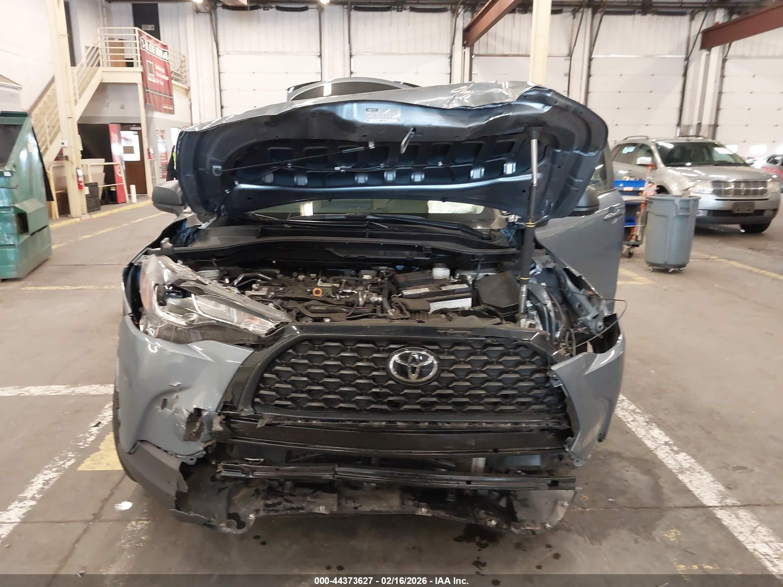 TOYOTA COROLLA image 6
