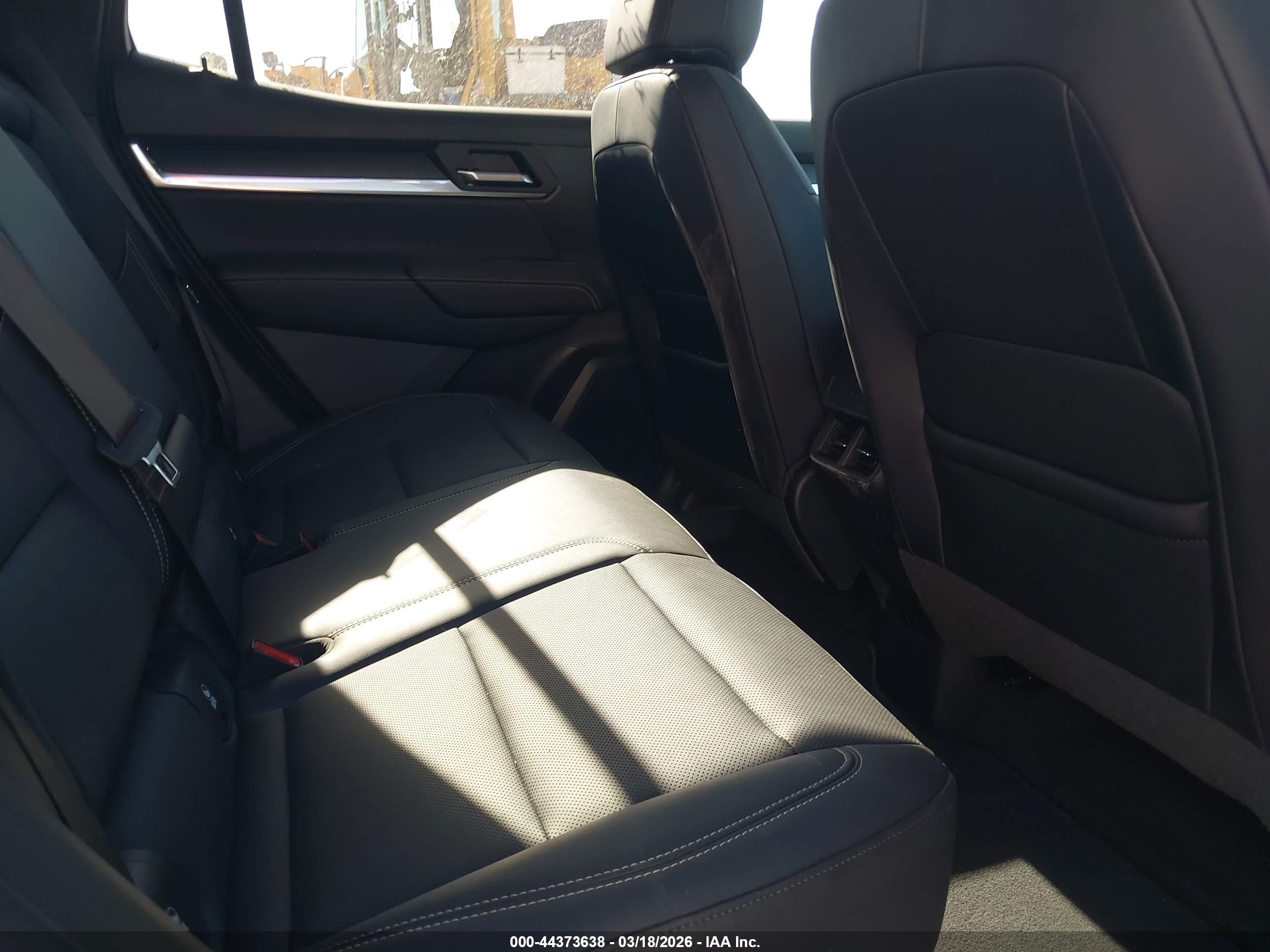 GMC TERRAIN image 8