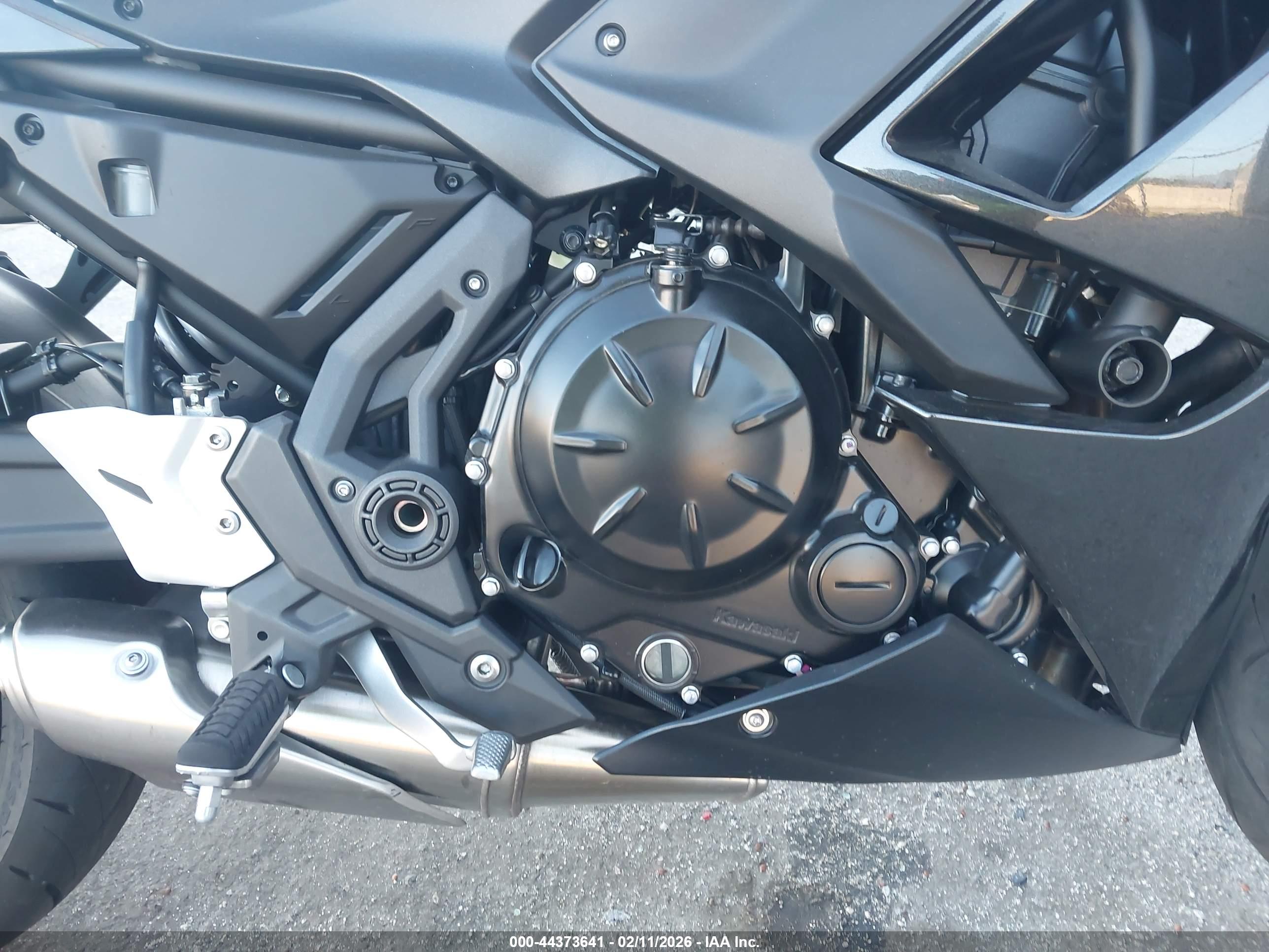 KAWASAKI EX650 image 8