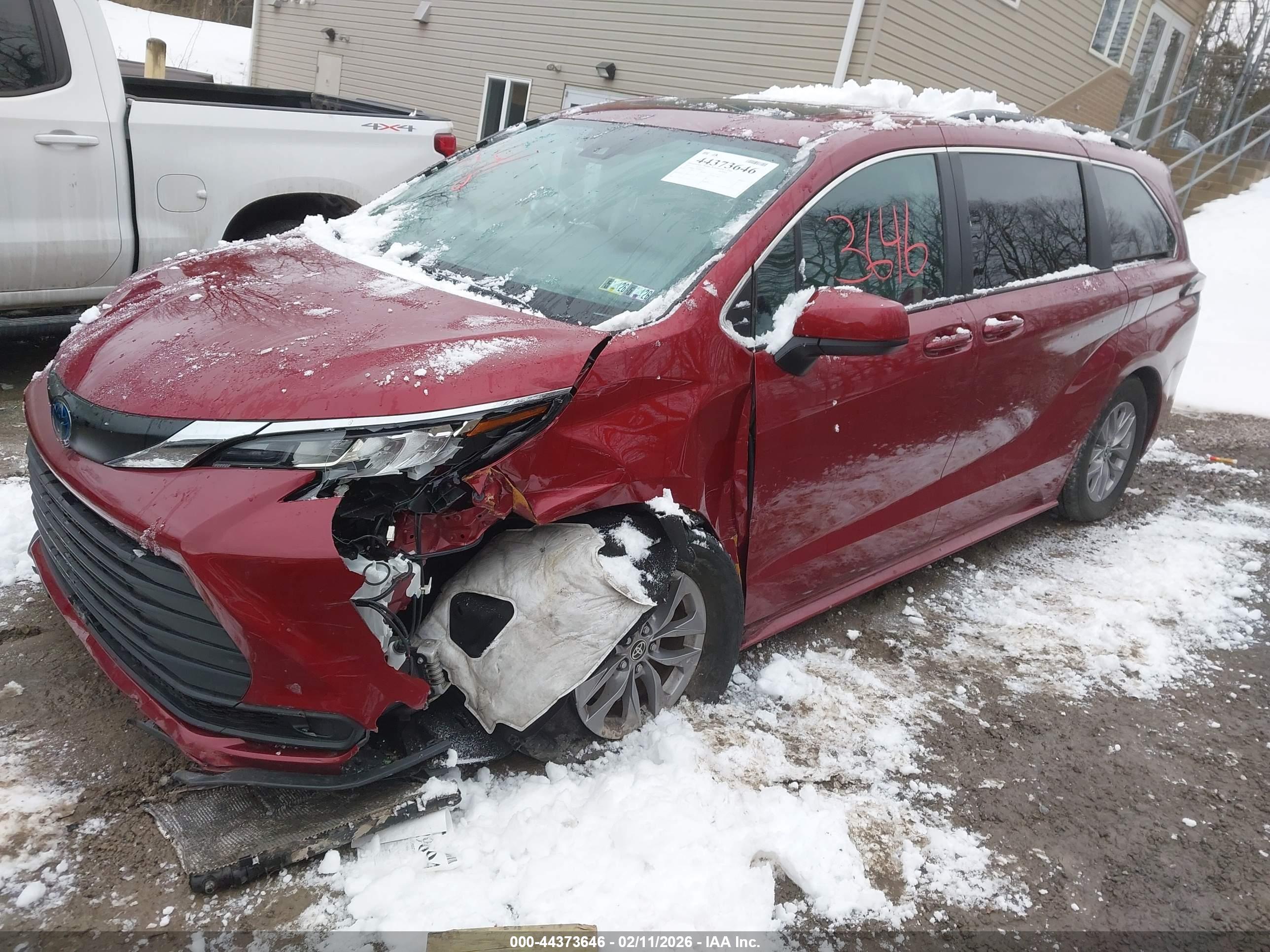 TOYOTA SIENNA image 2
