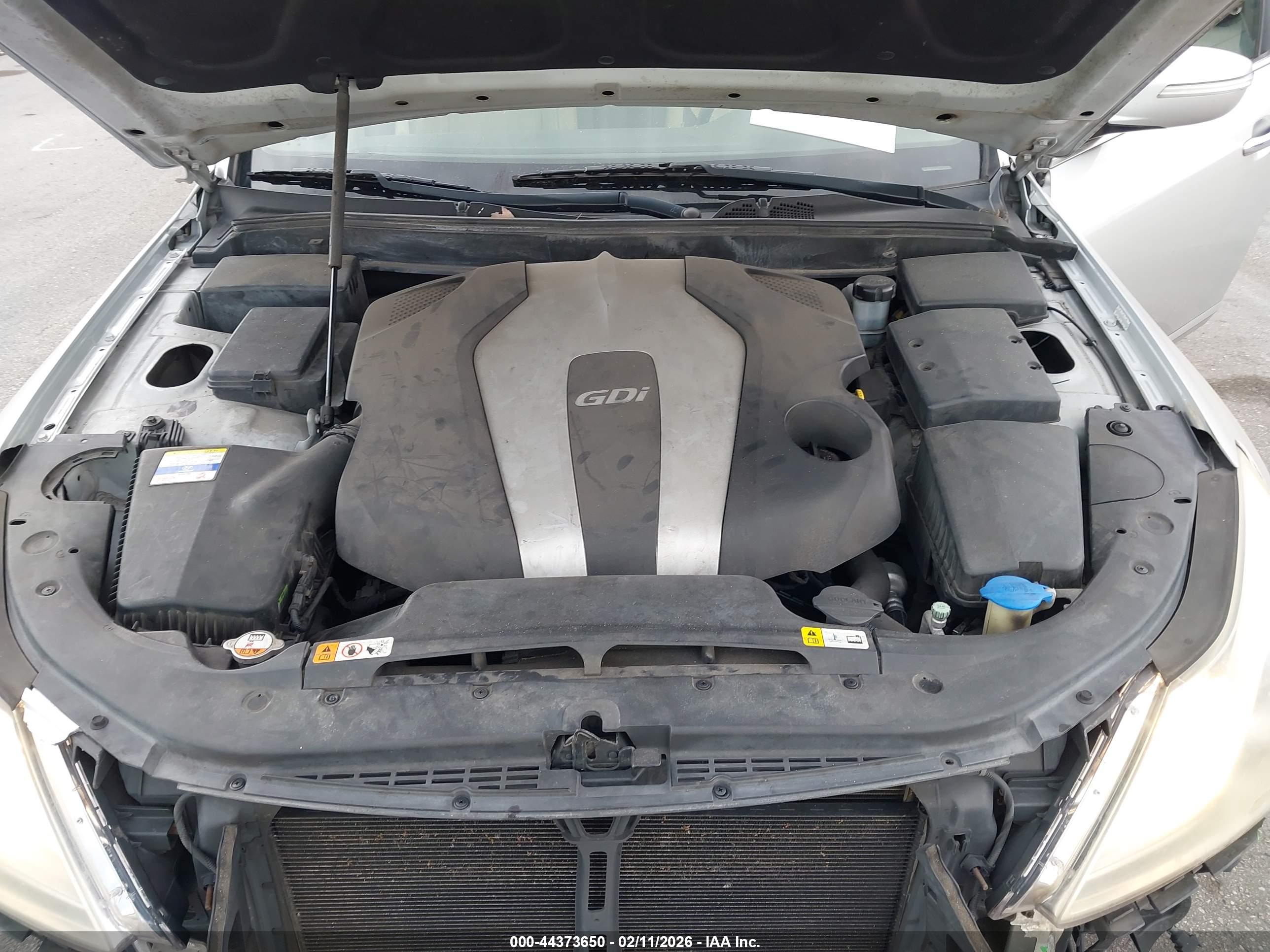 HYUNDAI GENESIS image 10