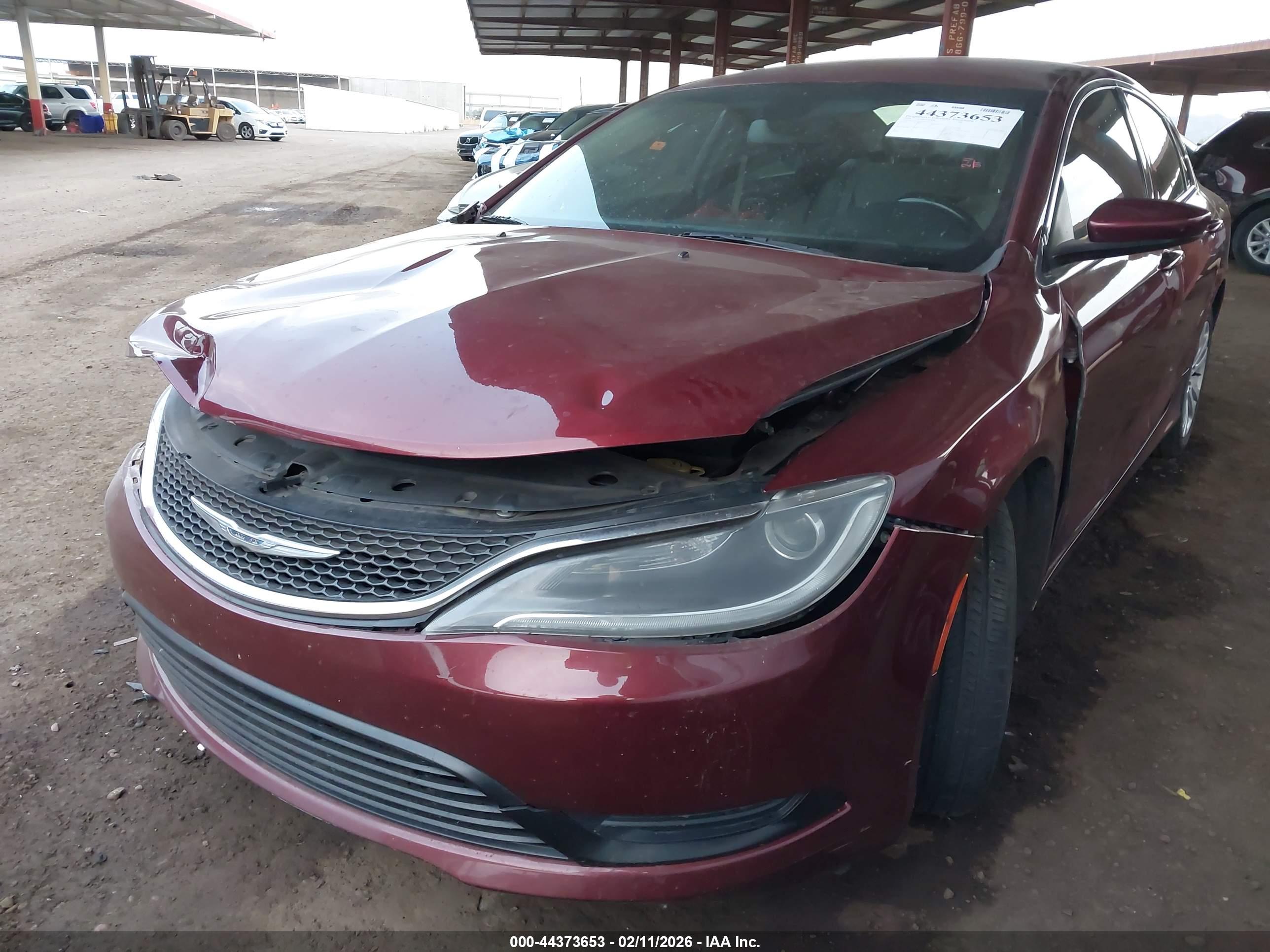 CHRYSLER 200 image 6