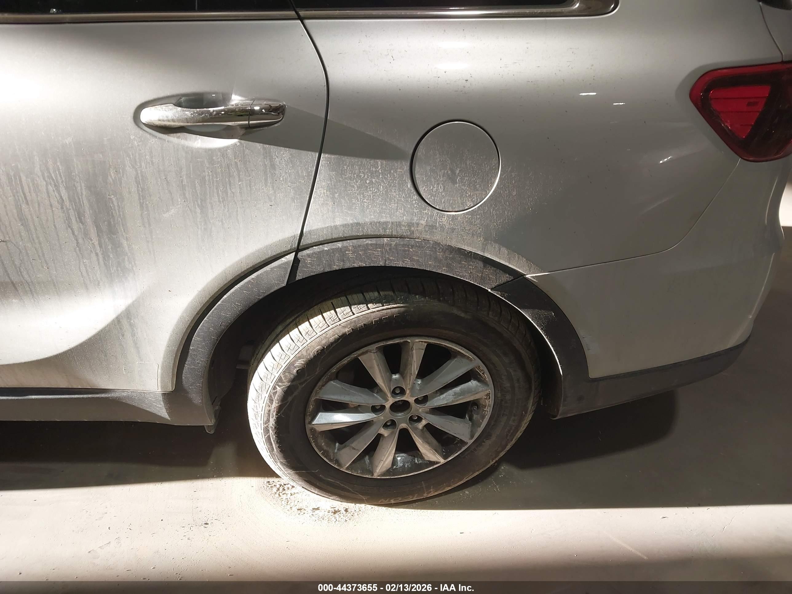 KIA SORENTO image 6