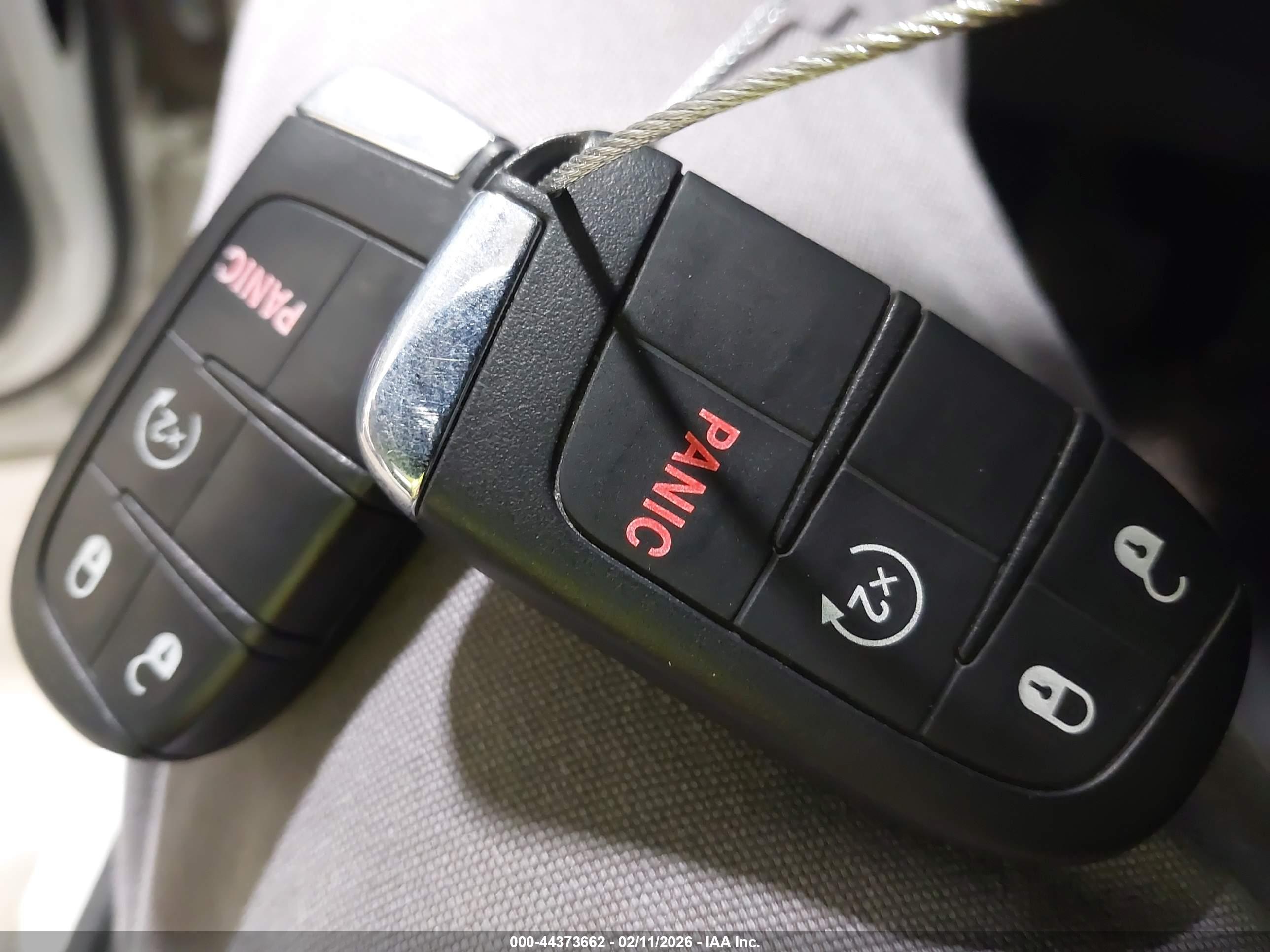 JEEP RENEGADE image 11