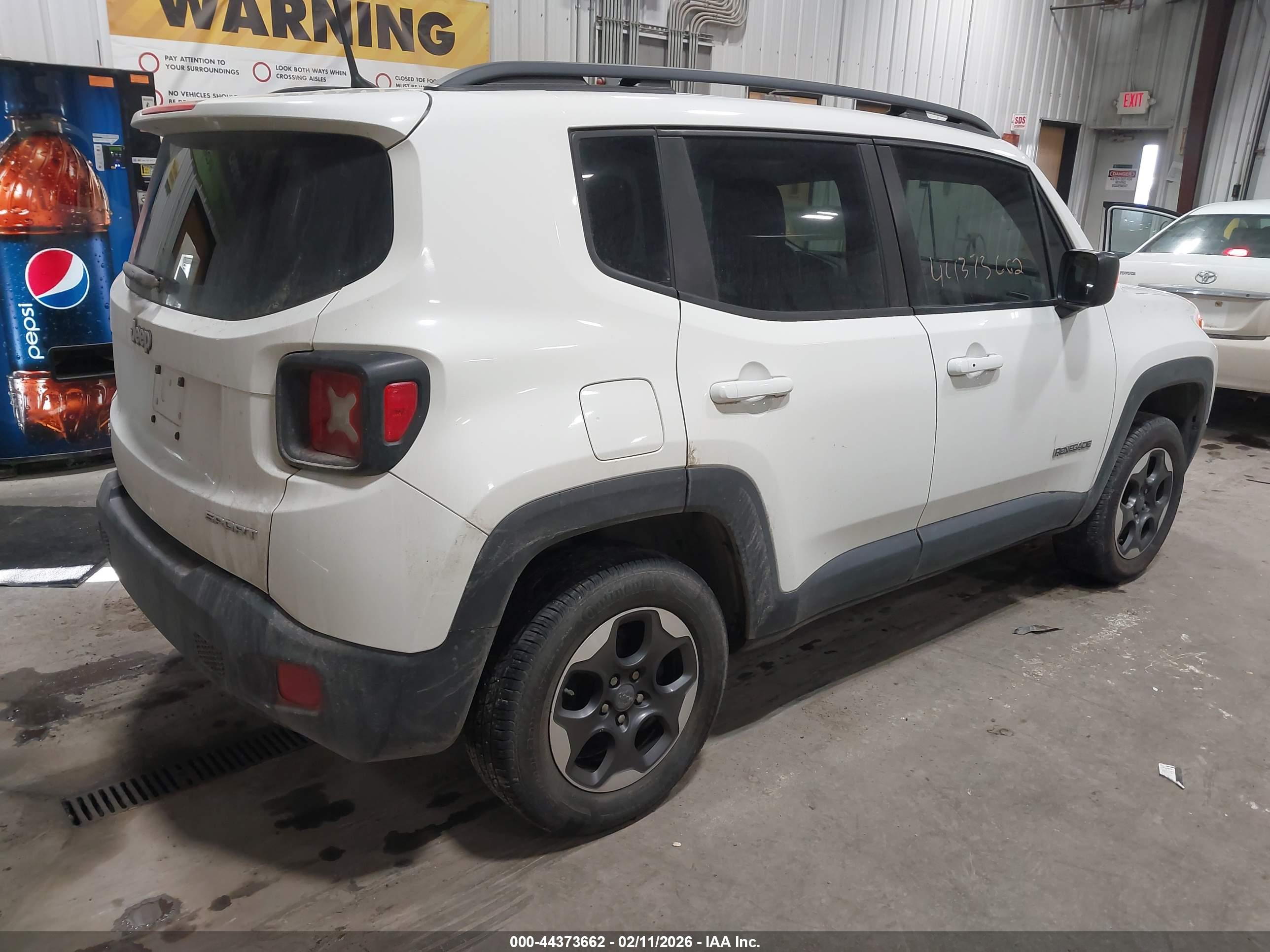 JEEP RENEGADE image 4
