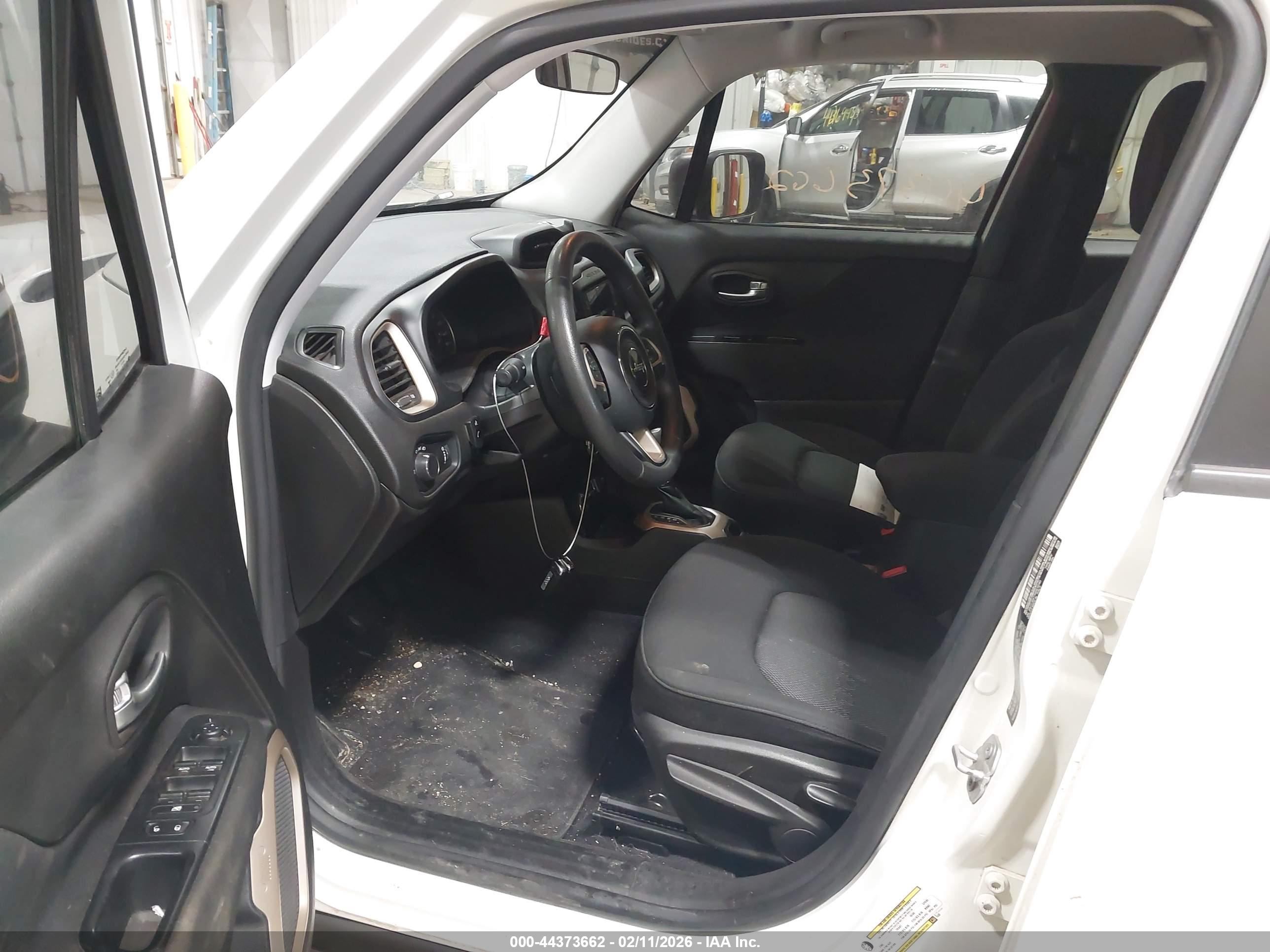 JEEP RENEGADE image 5