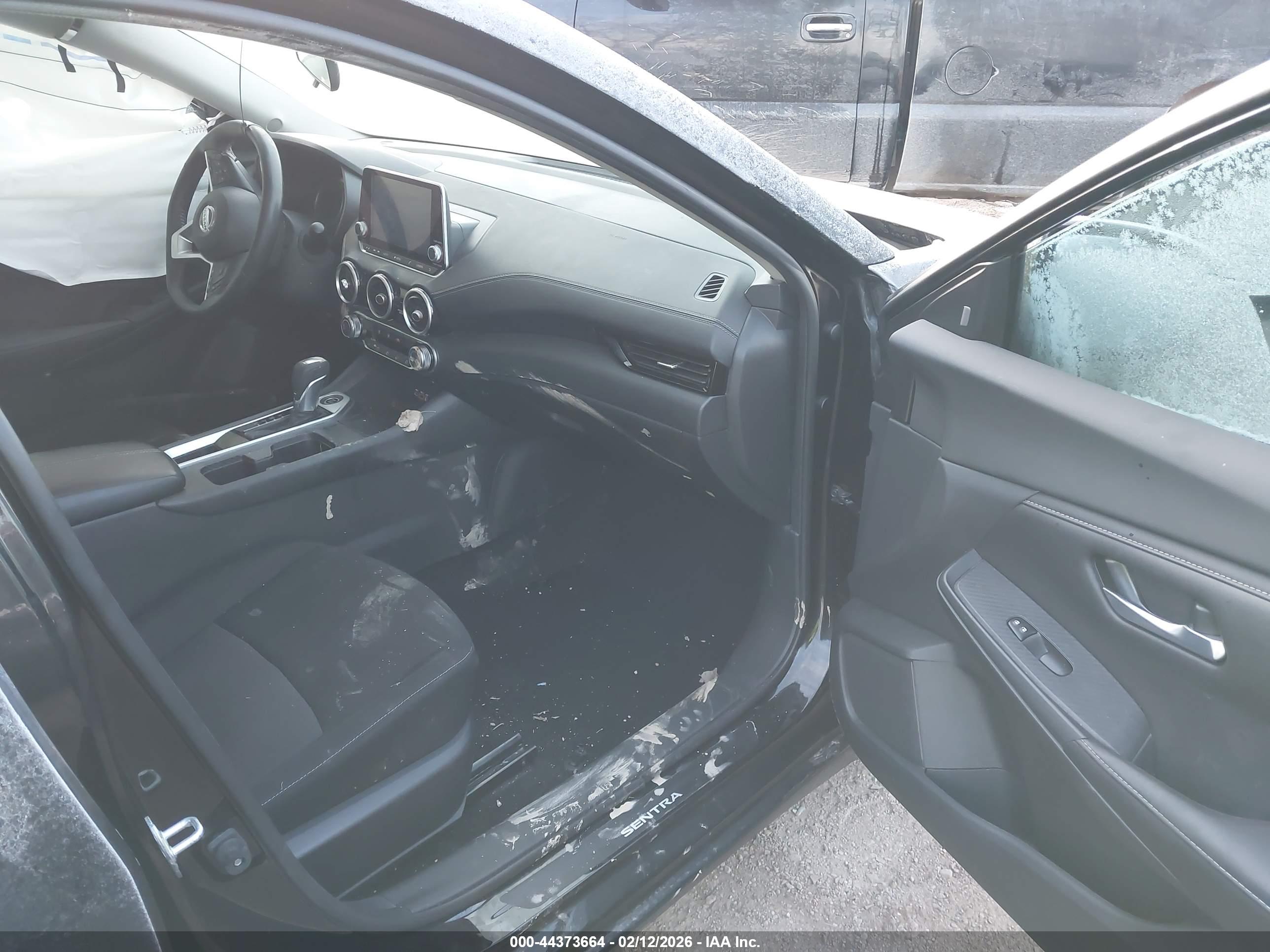 NISSAN SENTRA image 5
