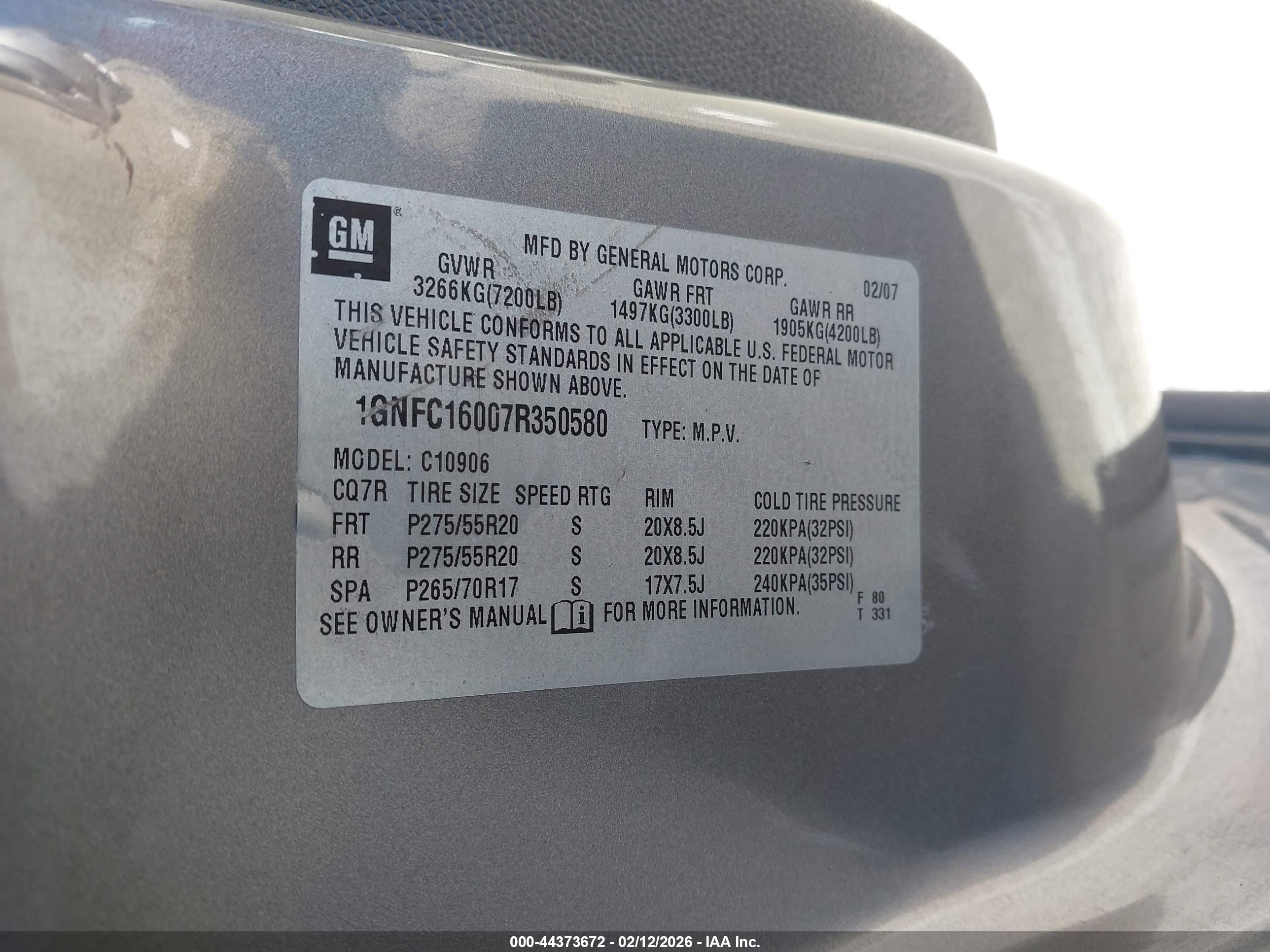 CHEVROLET SUBURBAN image 9