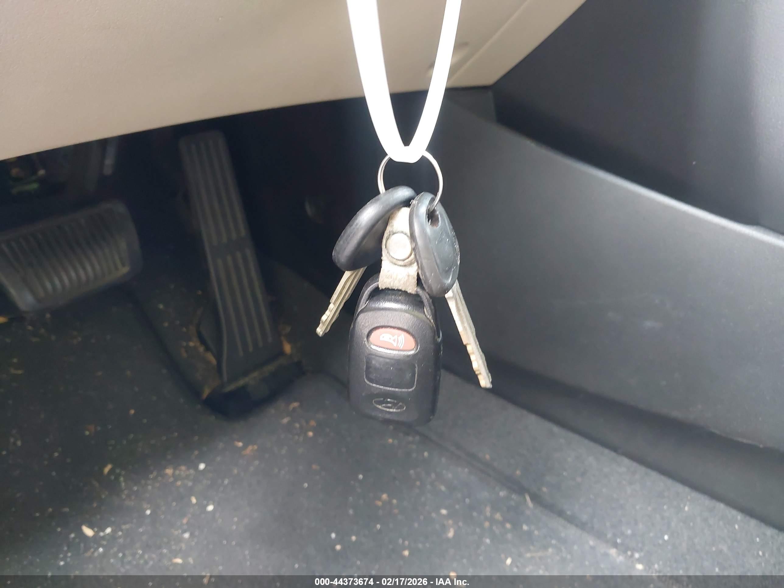 HYUNDAI ELANTRA image 11