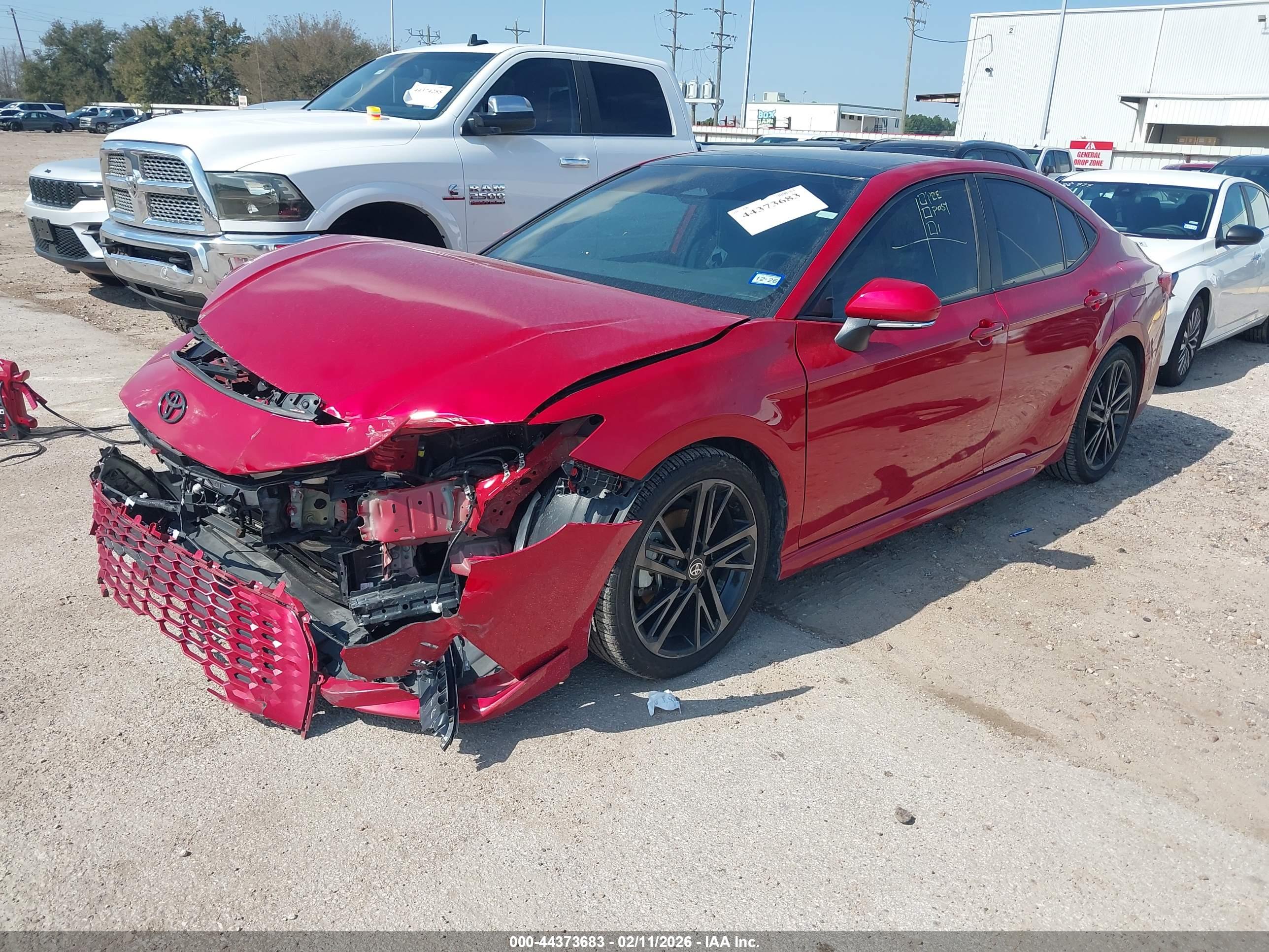 TOYOTA CAMRY image 2