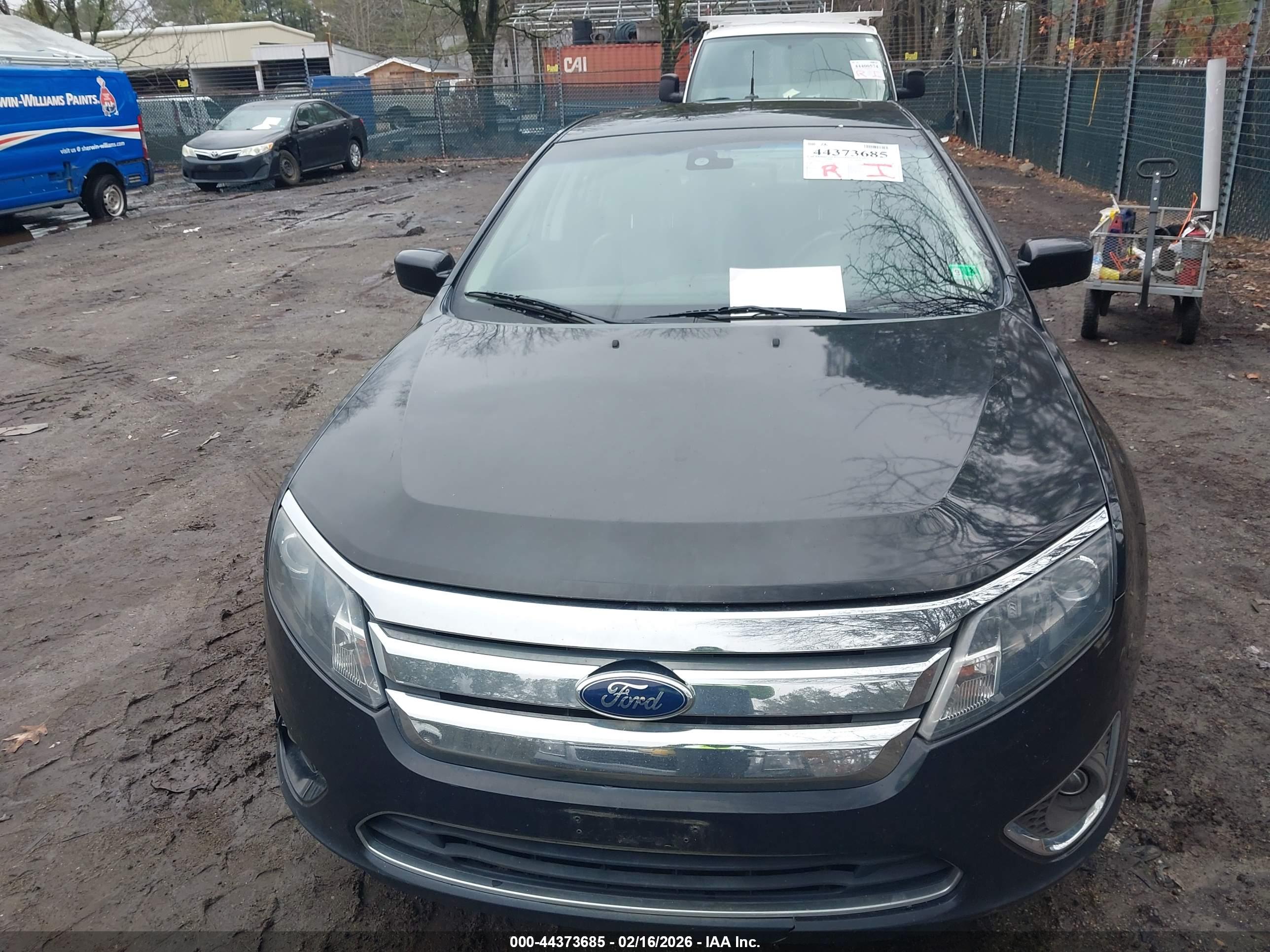 FORD FUSION image 6