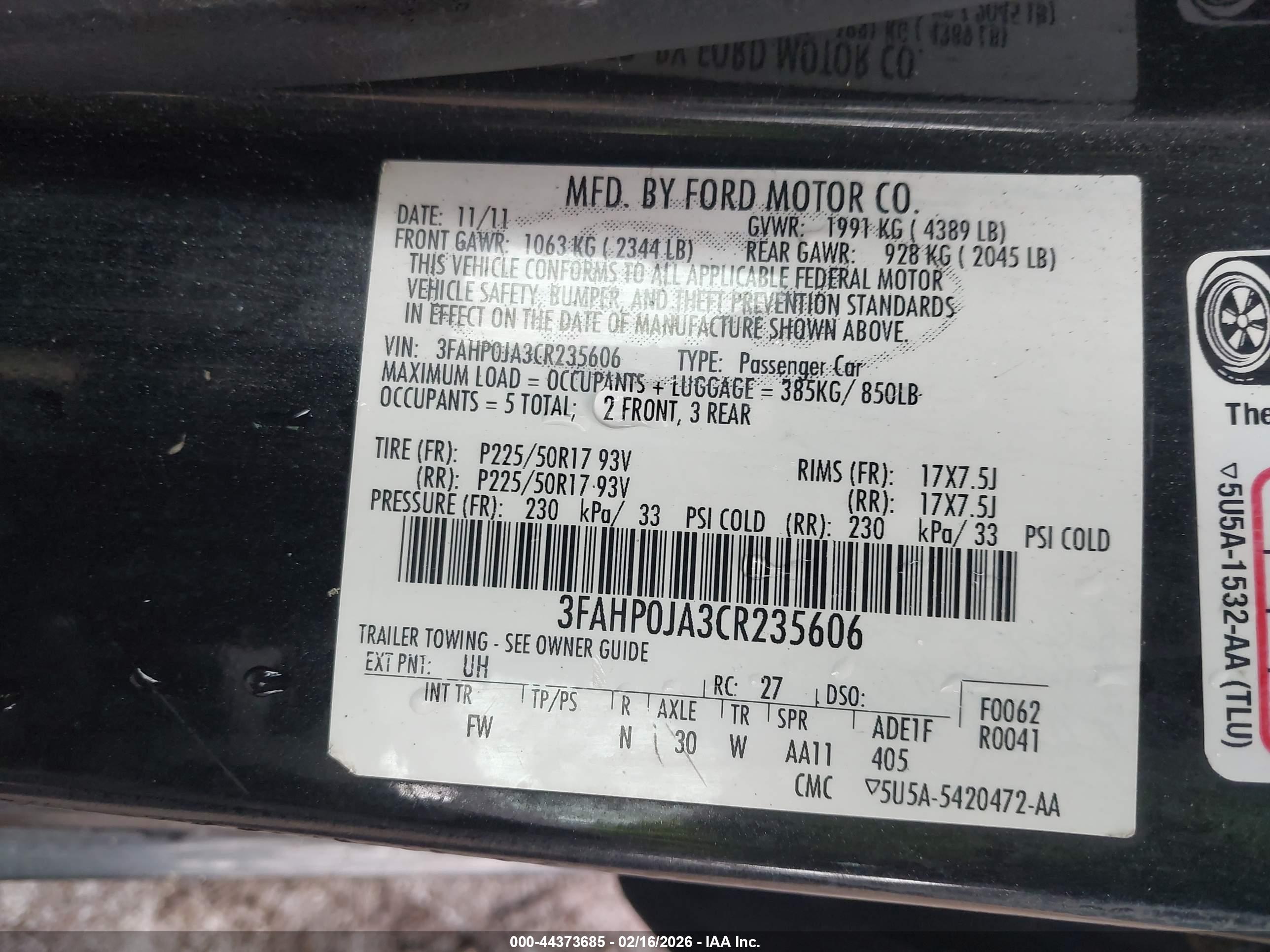 FORD FUSION image 9