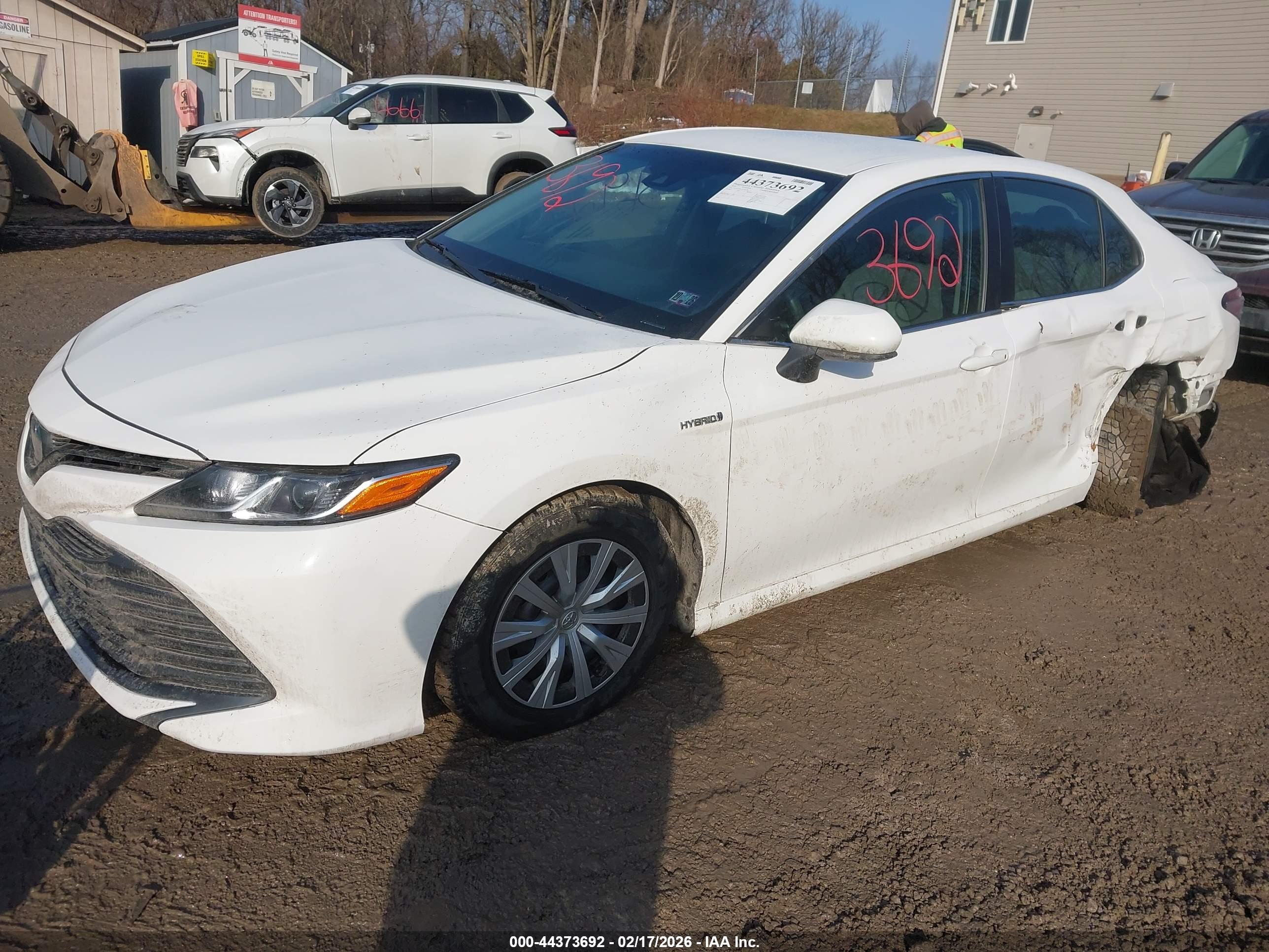 TOYOTA CAMRY image 2
