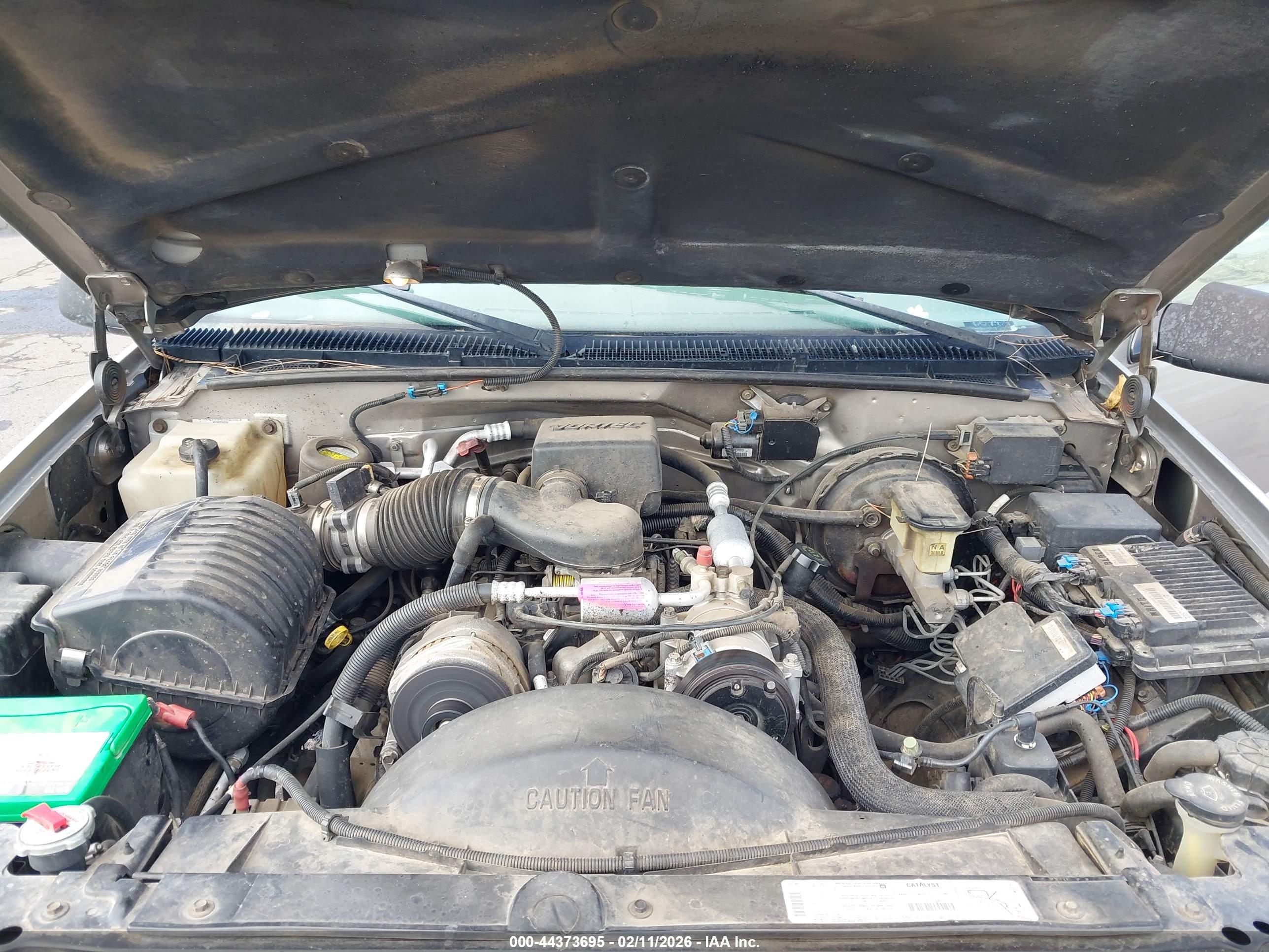 GMC SUBURBAN image 10