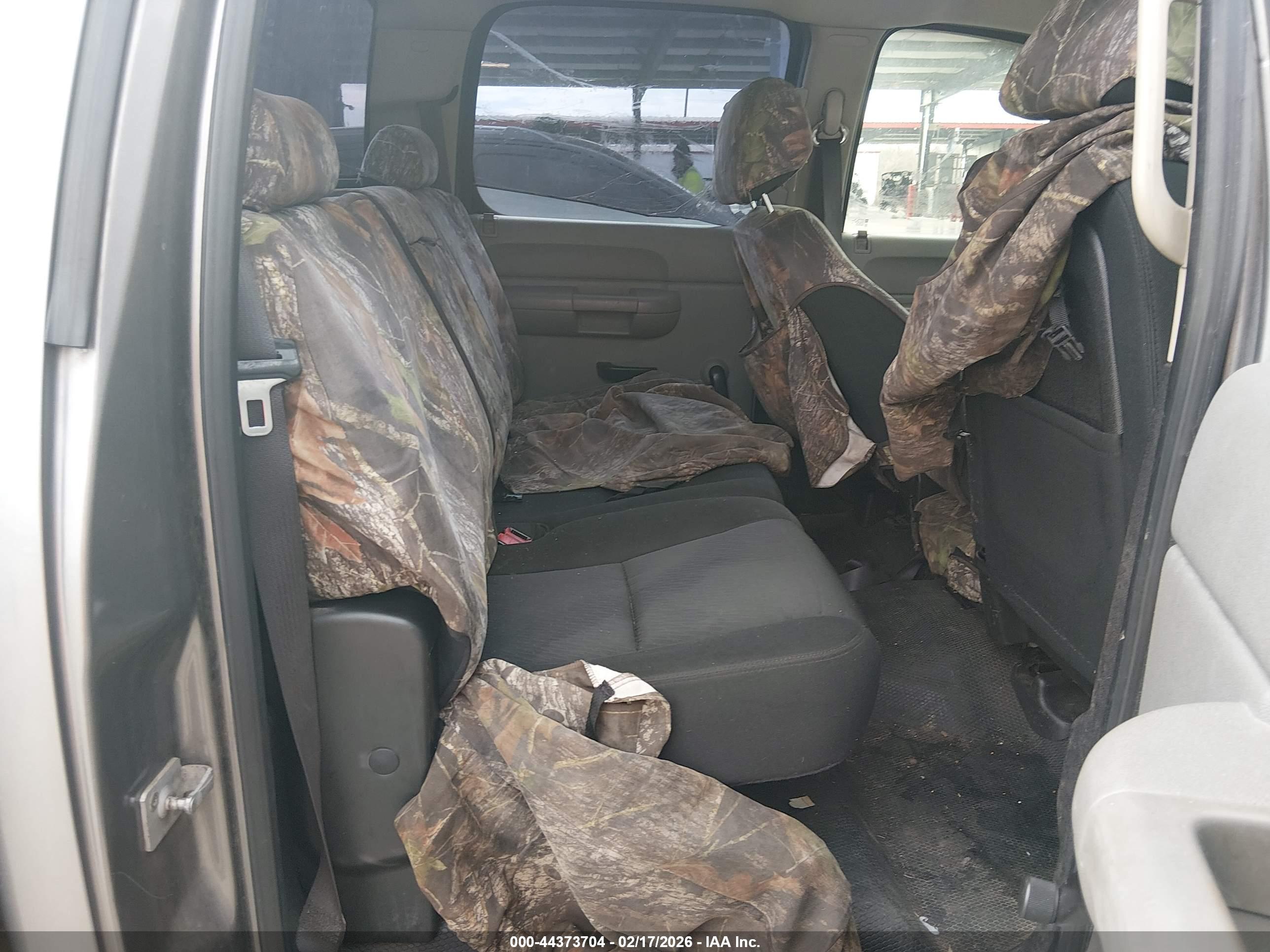 CHEVROLET SILVERADO image 8