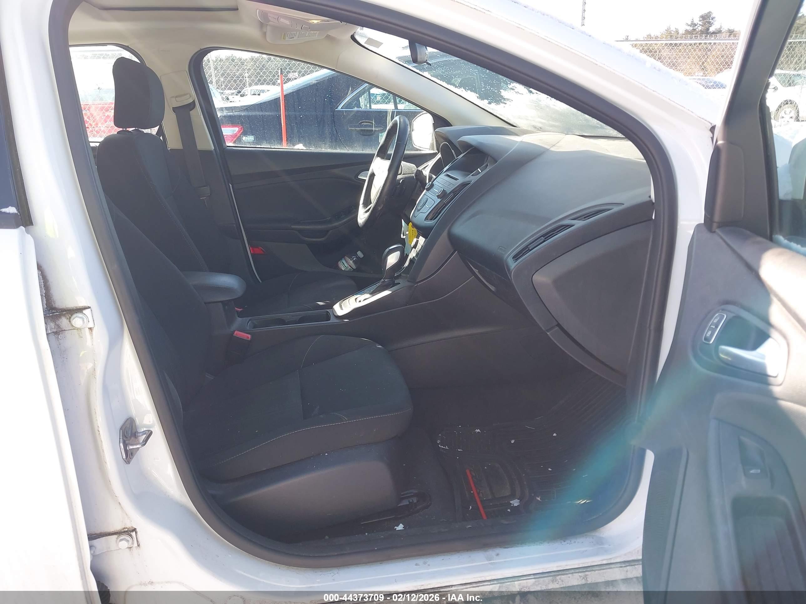 FORD FOCUS image 5