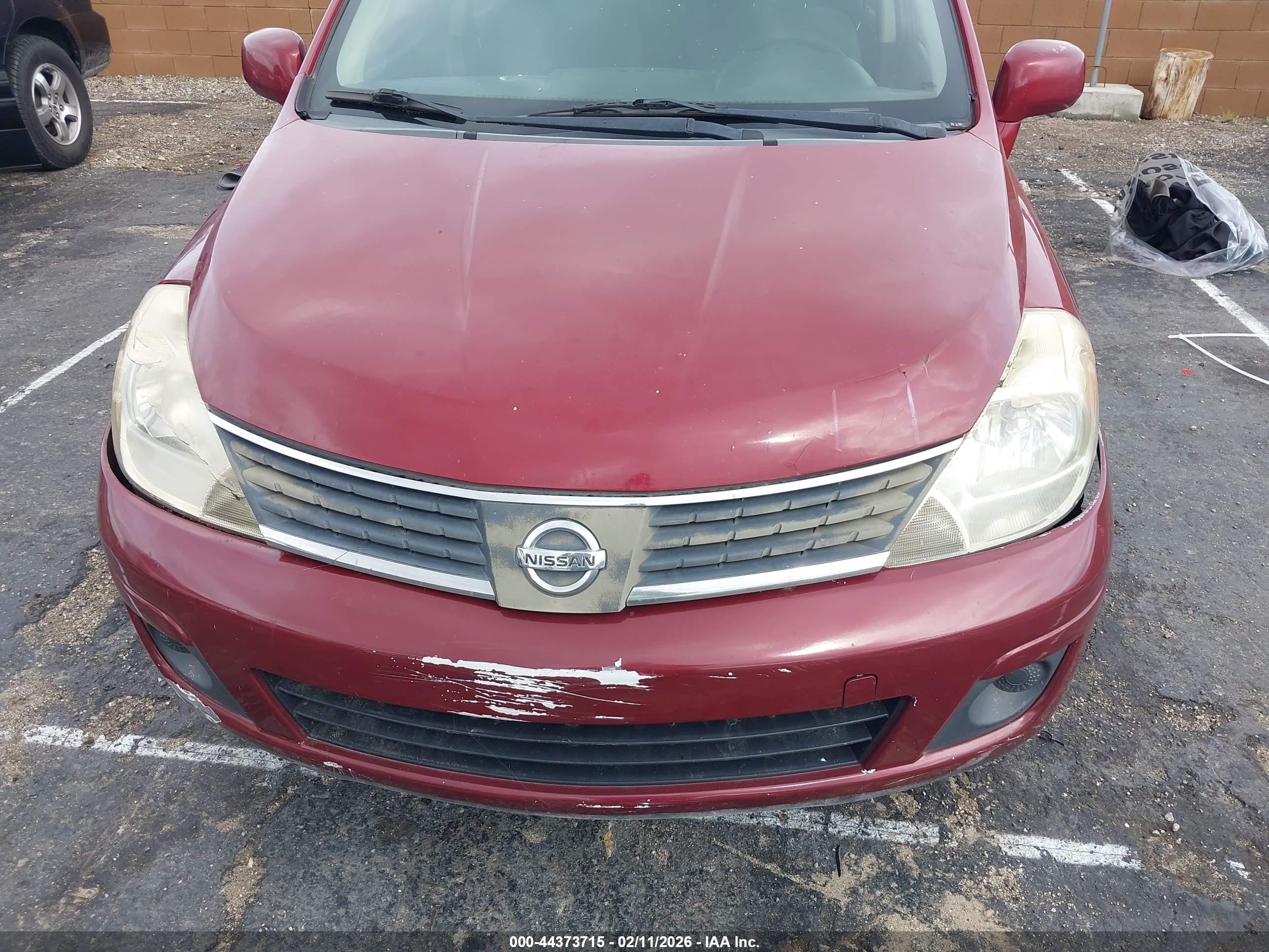 NISSAN VERSA image 6