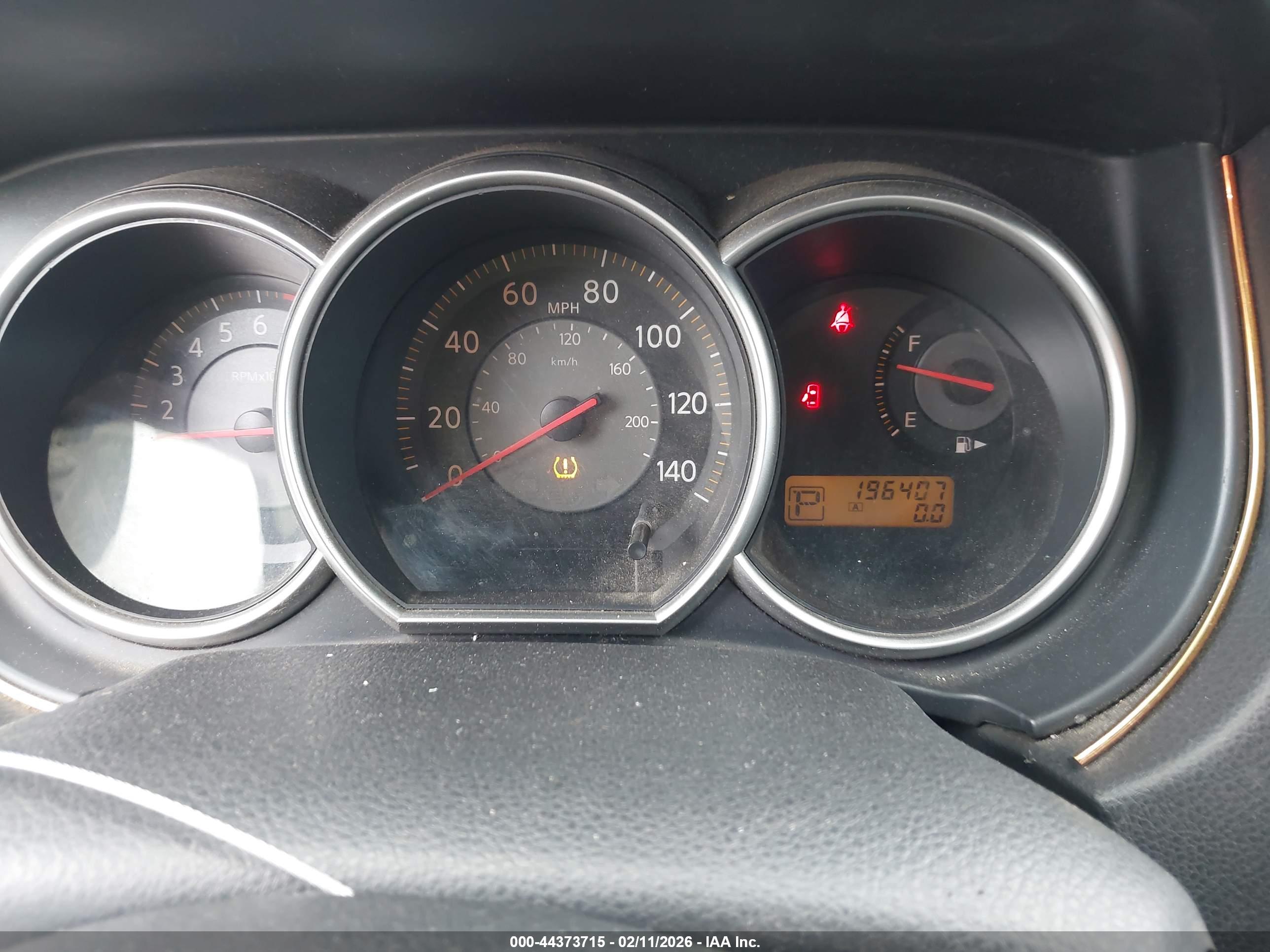 NISSAN VERSA image 7